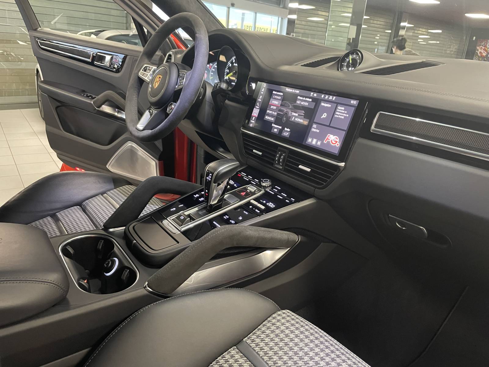 PORSCHE CAYENNE III COUPE 4.0 V8 TURBO S E-HYBRID 680 CH à vendre près de l'Hérault