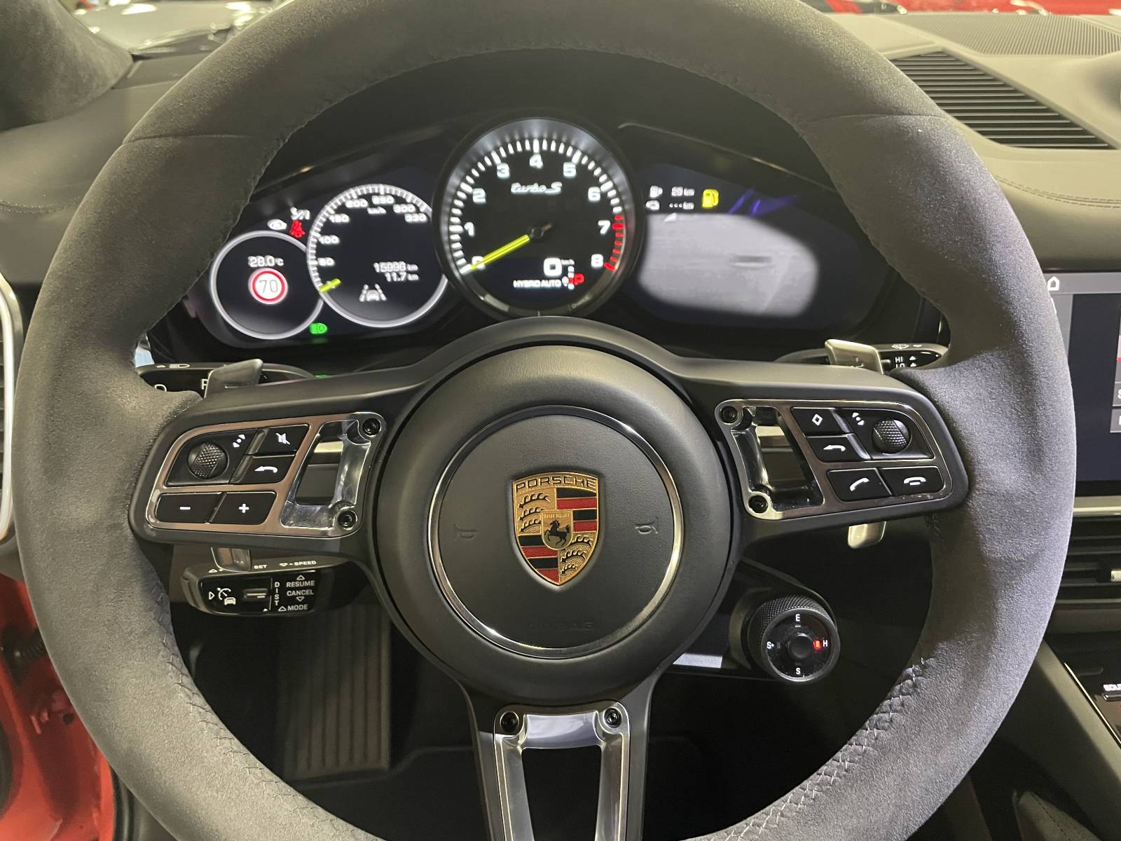 PORSCHE CAYENNE III COUPE 4.0 V8 TURBO S E-HYBRID 680 CH à vendre près de l'Hérault