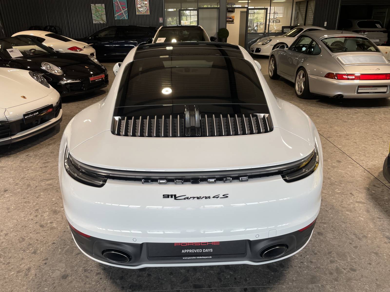 Modèle Porsche 992 Carrera 4S d’occasion visible dans le Gard