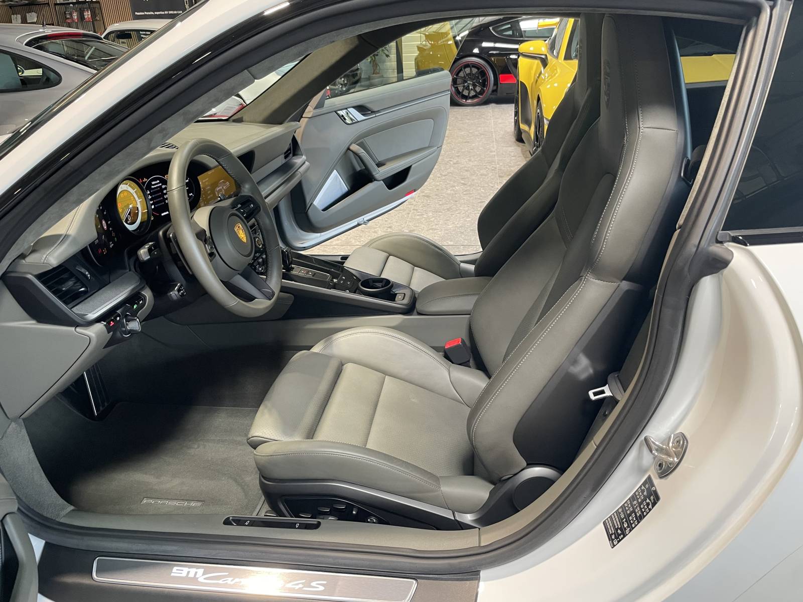 Véritable Porsche Carrera 4S d’occasion à Nîmes