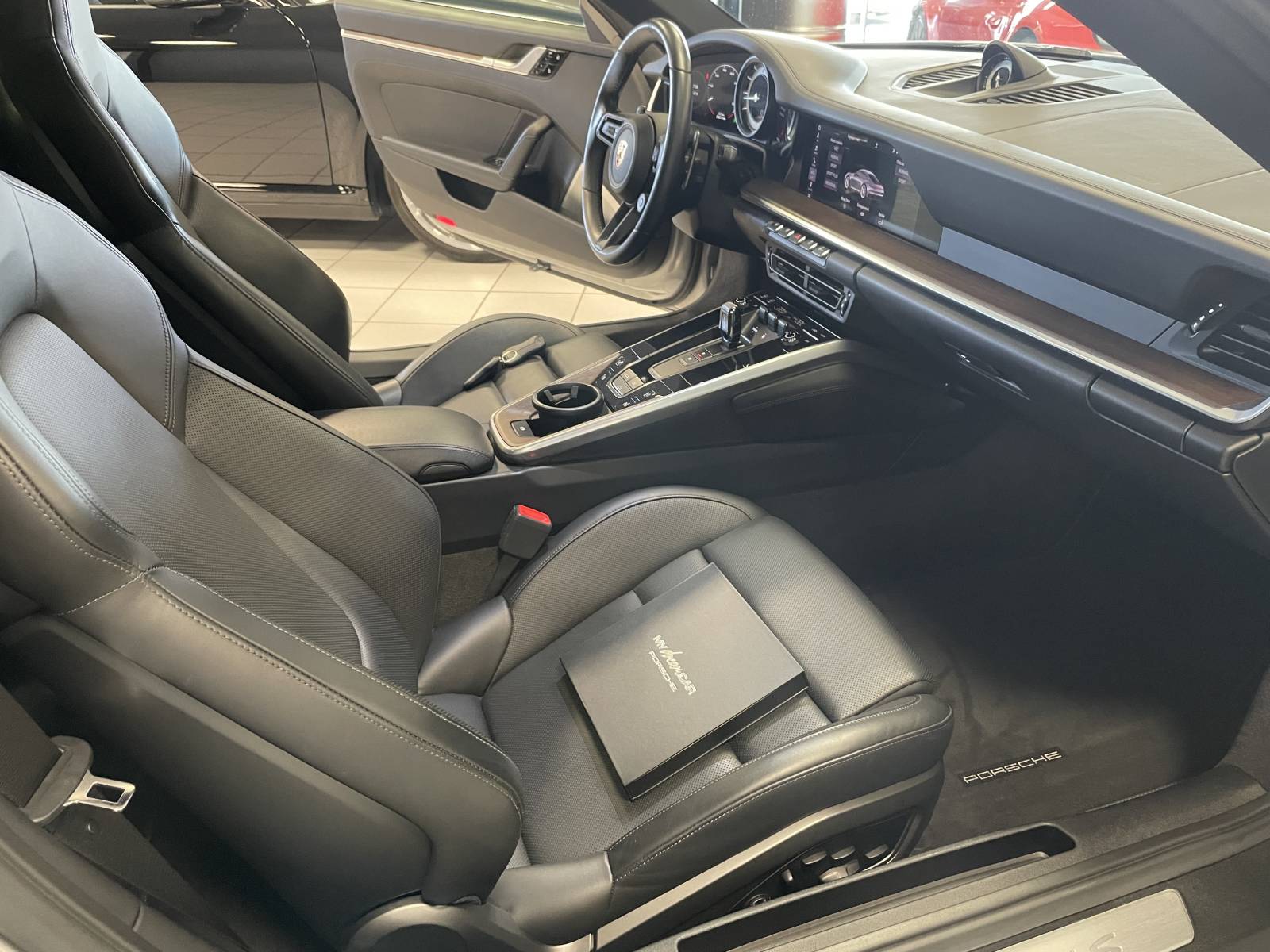 PORSCHE 992 COUPE CARRERA 4S PDK