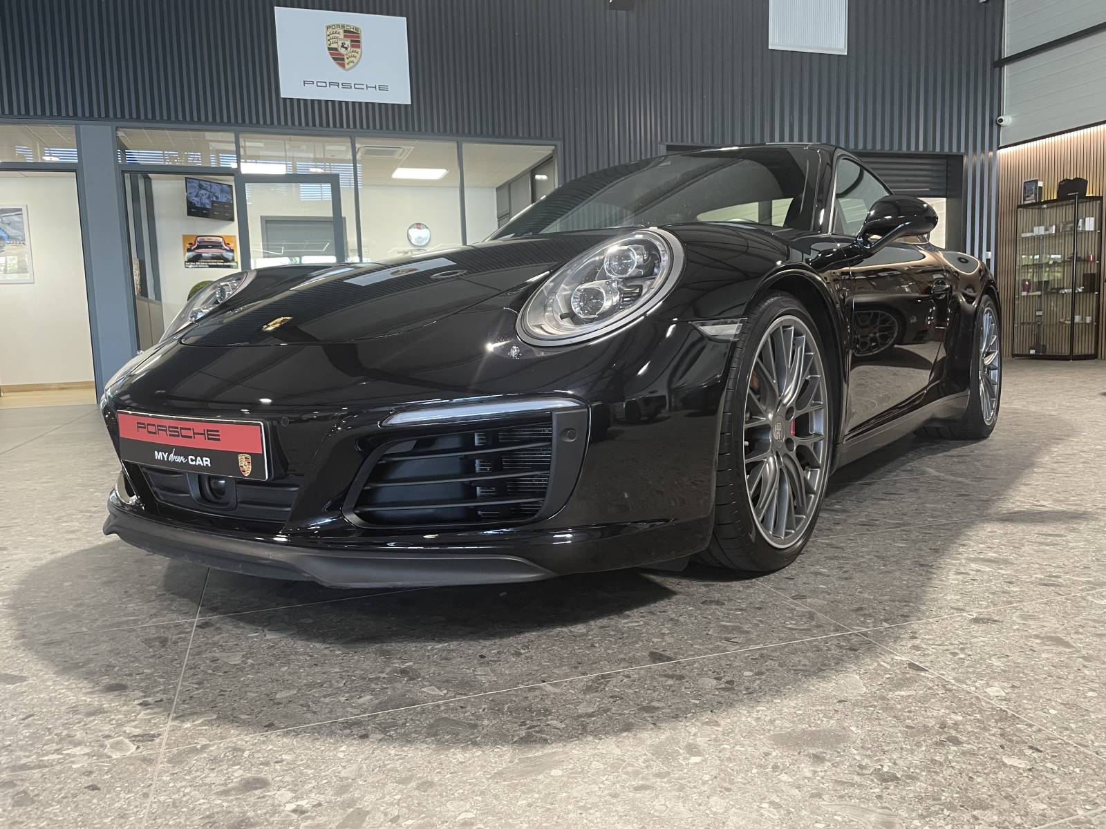 Prête à rouler : Cette 991.2 Carrera S certifiée Porsche Approved, visible à Nîmes.