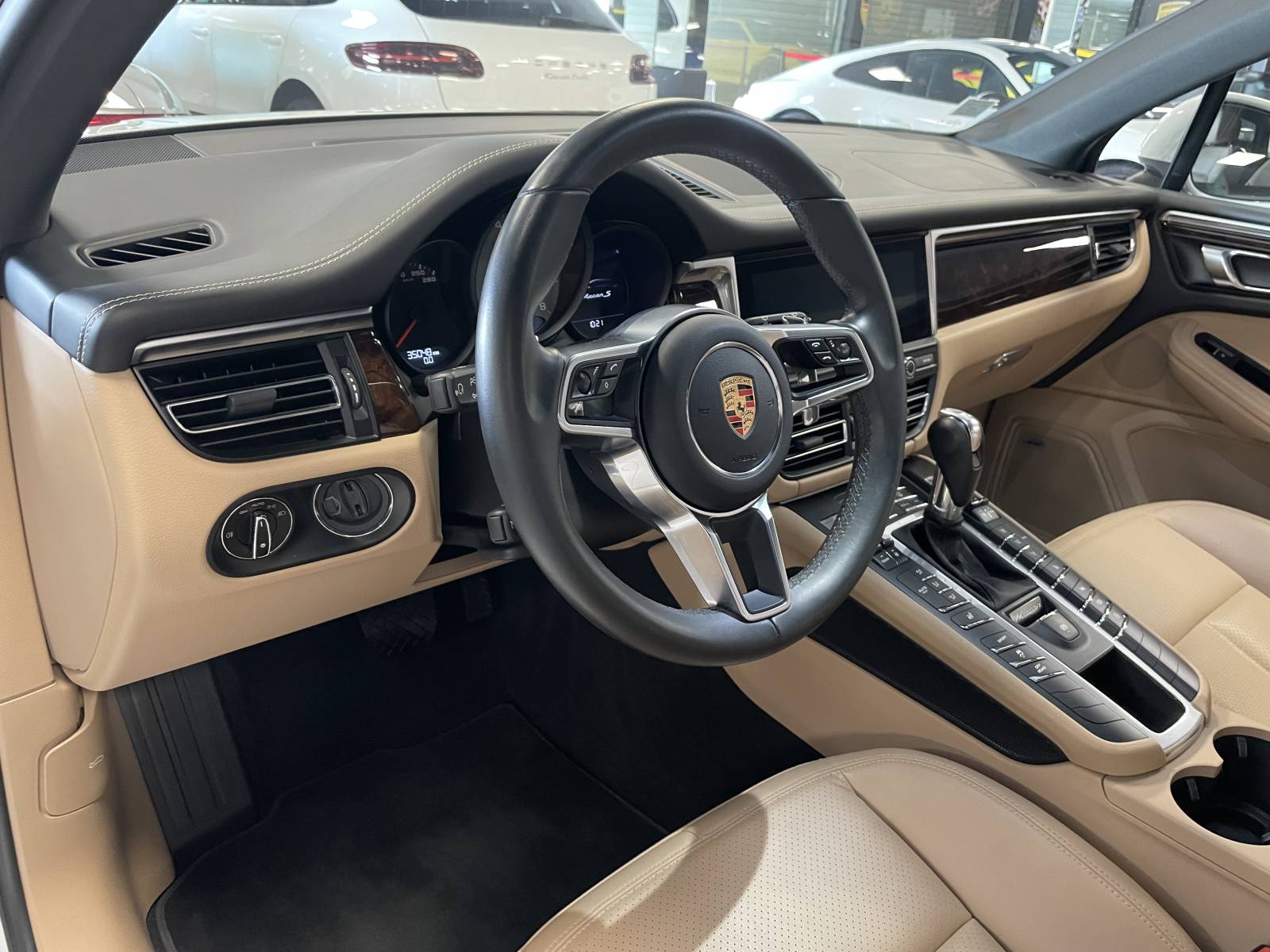 Nîmes : le paradis des Porsche Macan S d'occasion