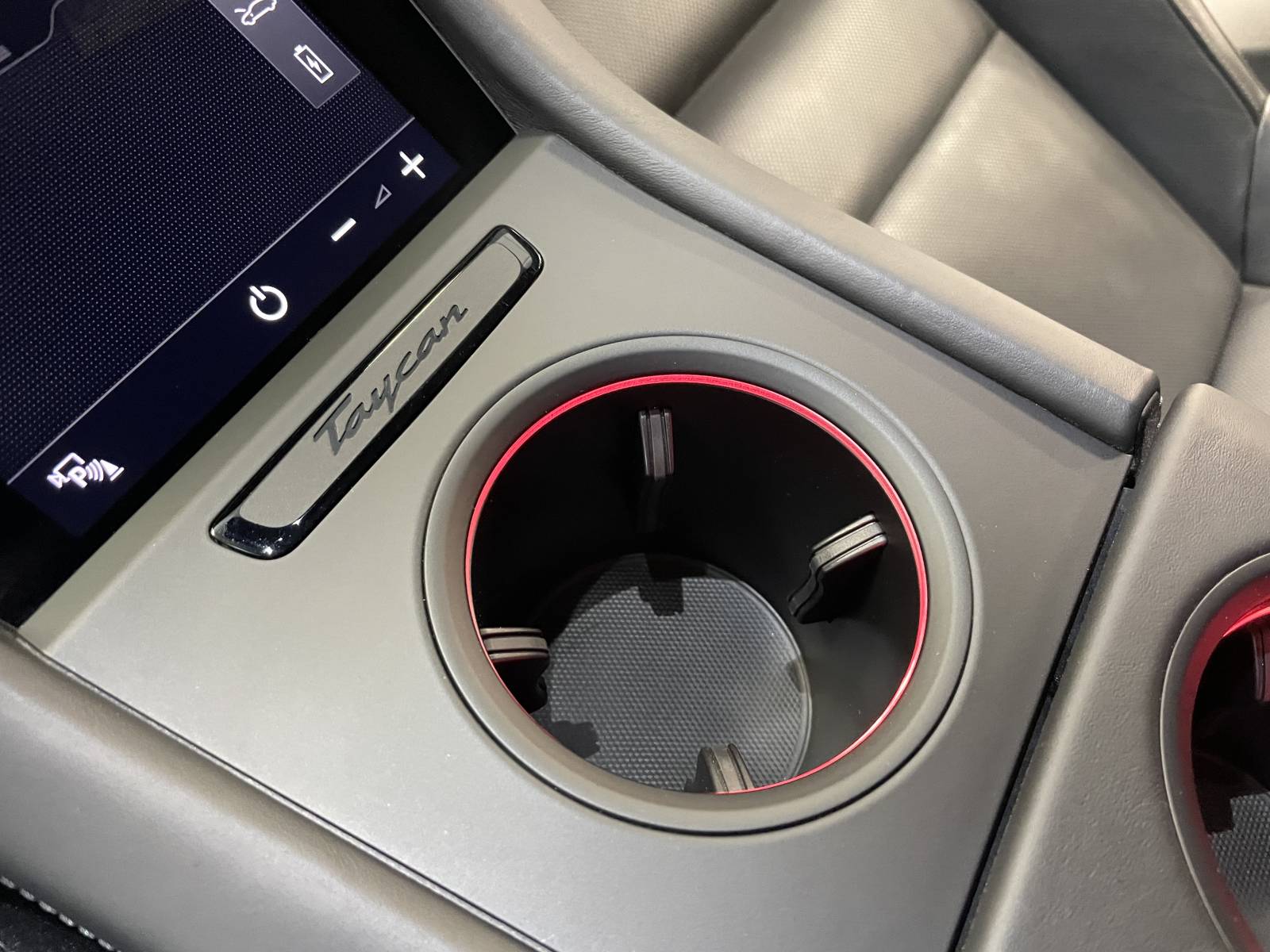 Porsche Taycan I 4S Batterie performance Plus 5PL à vendre tout près du Vaucluse