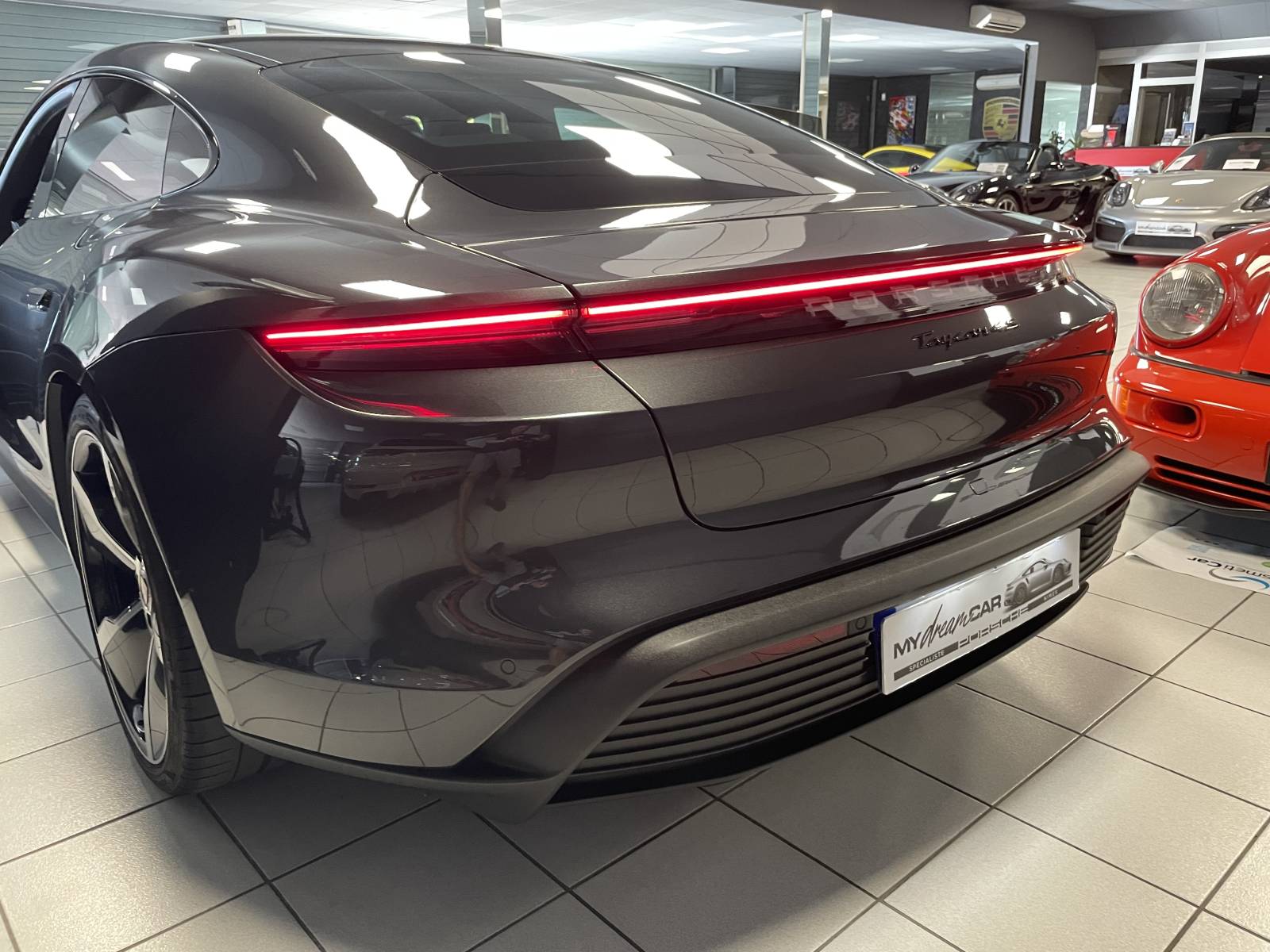 Porsche Taycan I 4S Batterie performance Plus 5PL à vendre tout près du Vaucluse