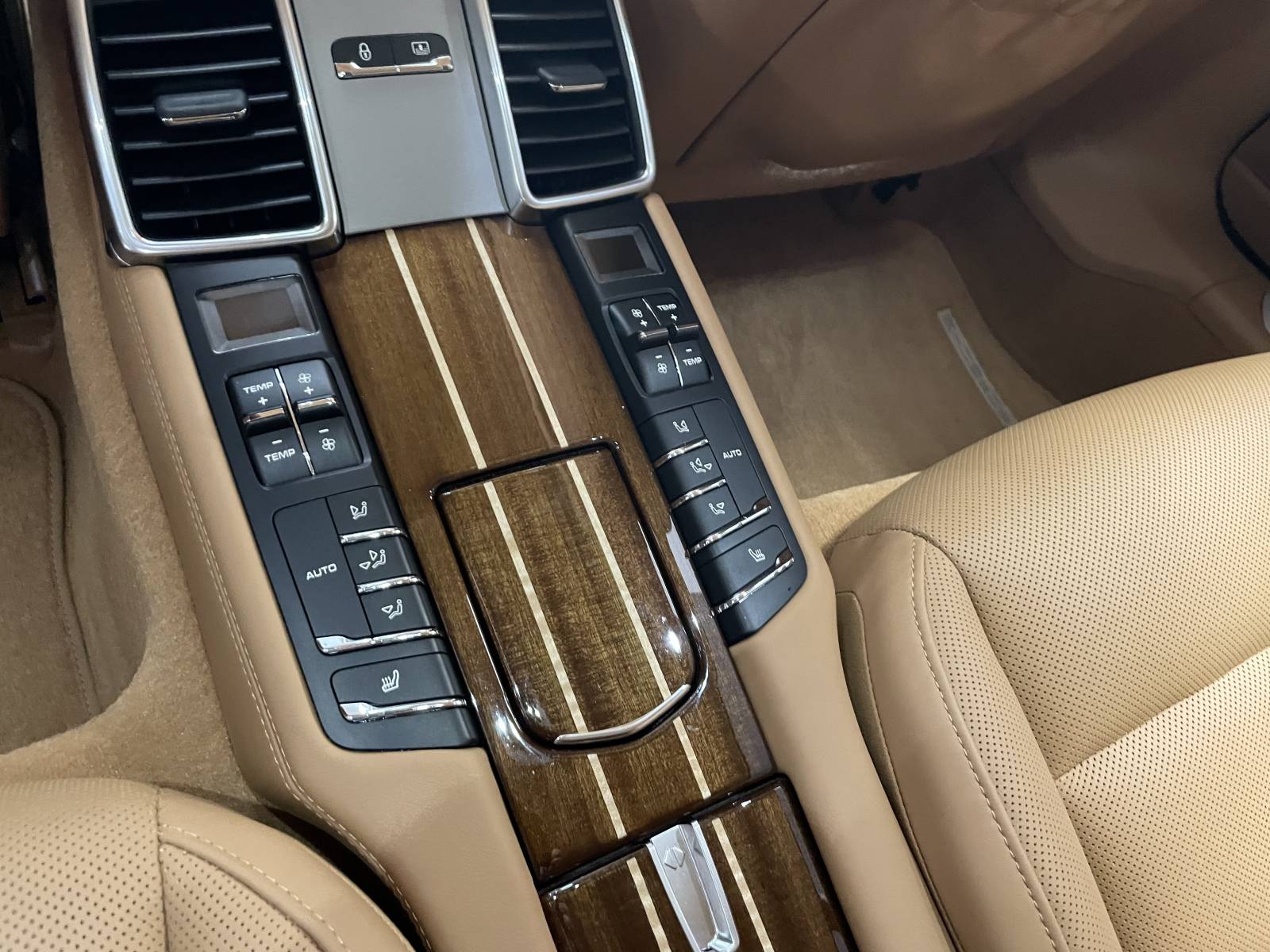 Porsche  Panamera  (2) 3.0 V8 420 à la vente à Nîmes dans le Gard