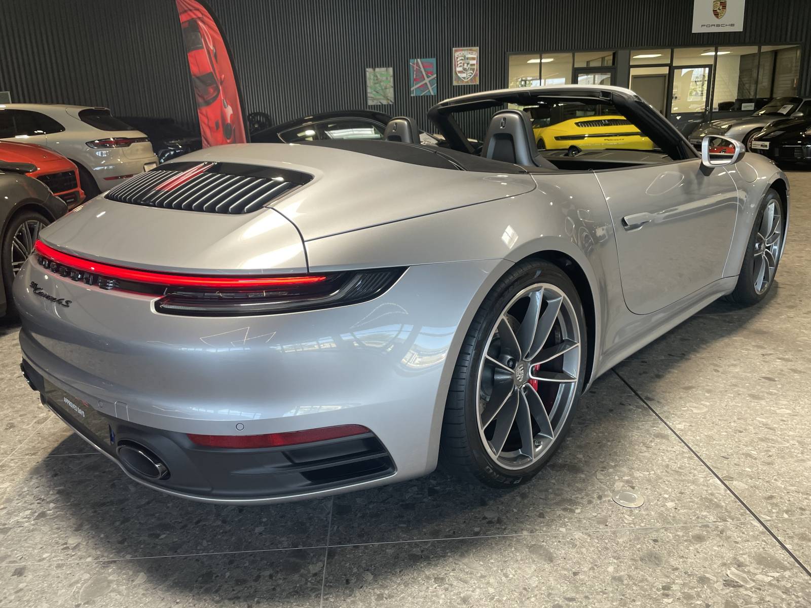 L'ultime 992 Carrera 4S Cabriolet disponible chez MY DREAM CAR, Gard.