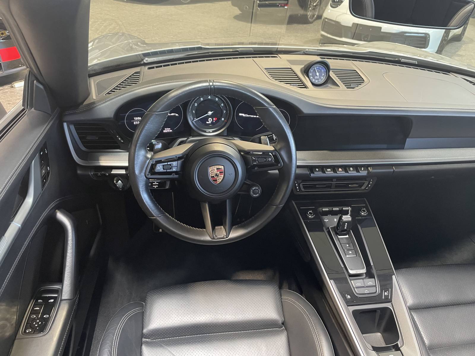 MY DREAM CAR : La 992 Carrera 4S Cabriolet, prête pour l'aventure à Nîmes.