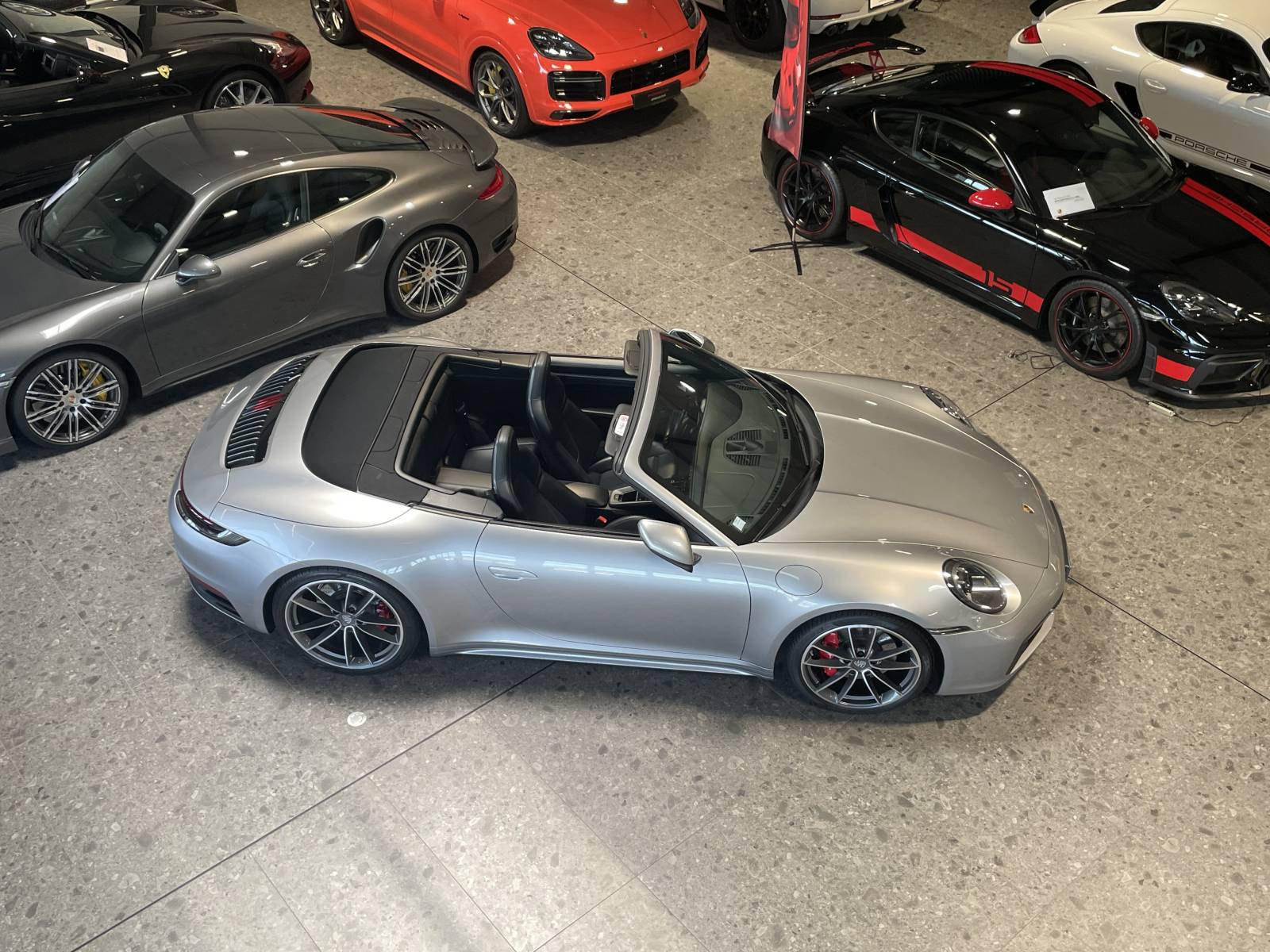 Découvrez la 992 Carrera 4S Cabriolet à MY DREAM CAR, votre concessionnaire à Nîmes.