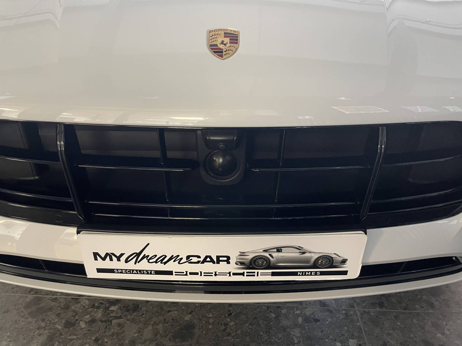 L'élégance et la puissance : notre Porsche Macan Turbo occasion est à l'achat dans l'Hérault.