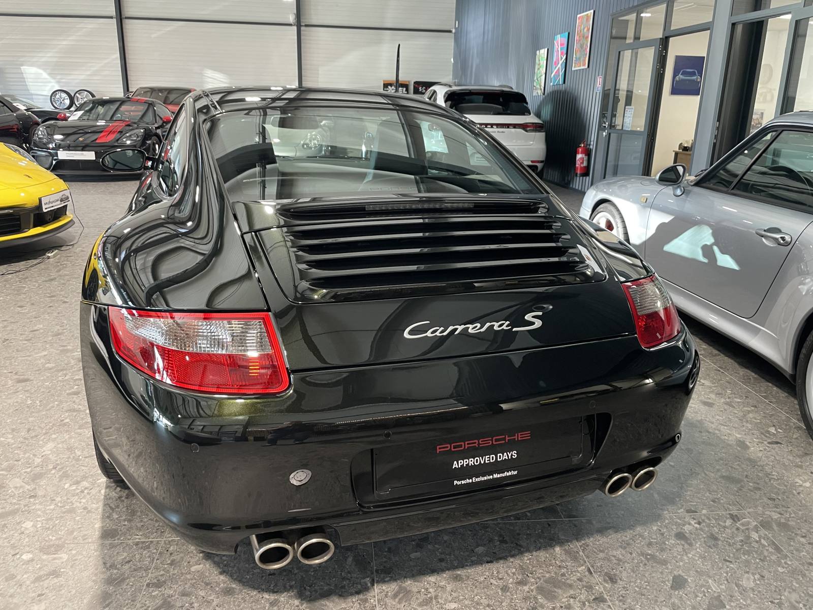L'élégance de cette Porsche 997 Carrera S d'occasion disponible à Avignon.