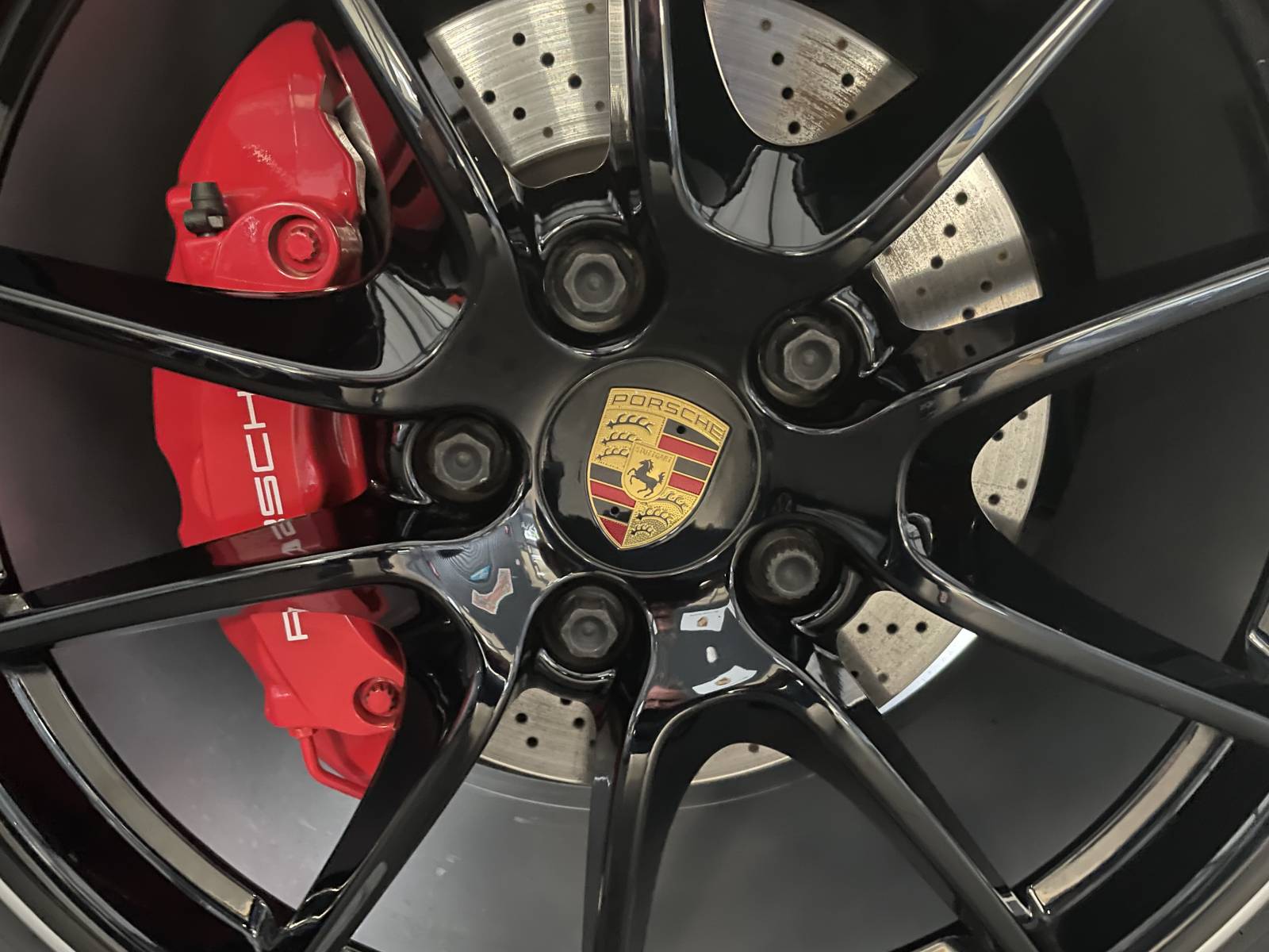 Pour un achat de prestige, cette porsche 991 carrera s occasion est en vente à nimes, dans le gard.