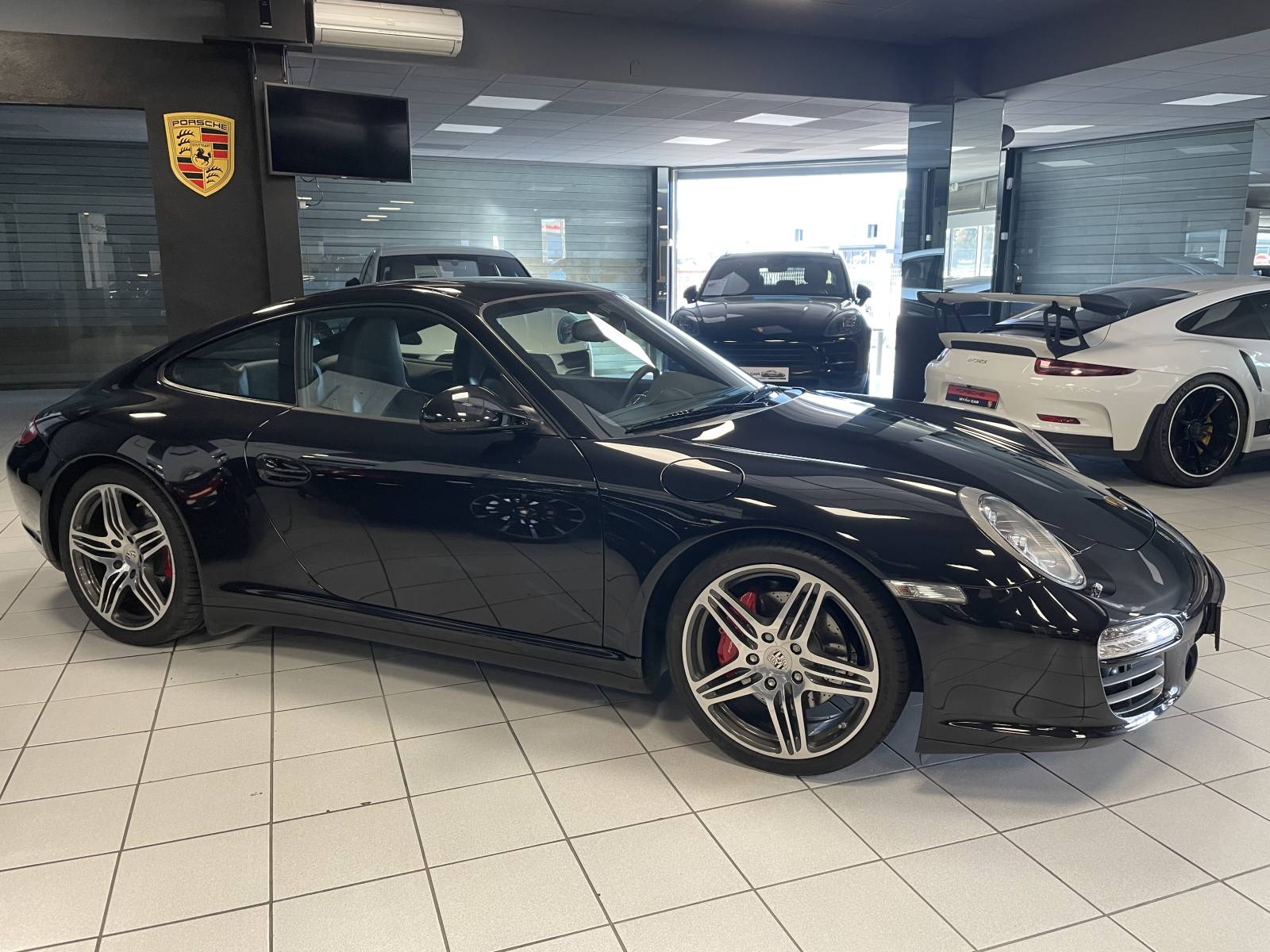 Cherche garage Porsche avec tester Piwis 3 à  Salon-de-Provence 13 en PACA