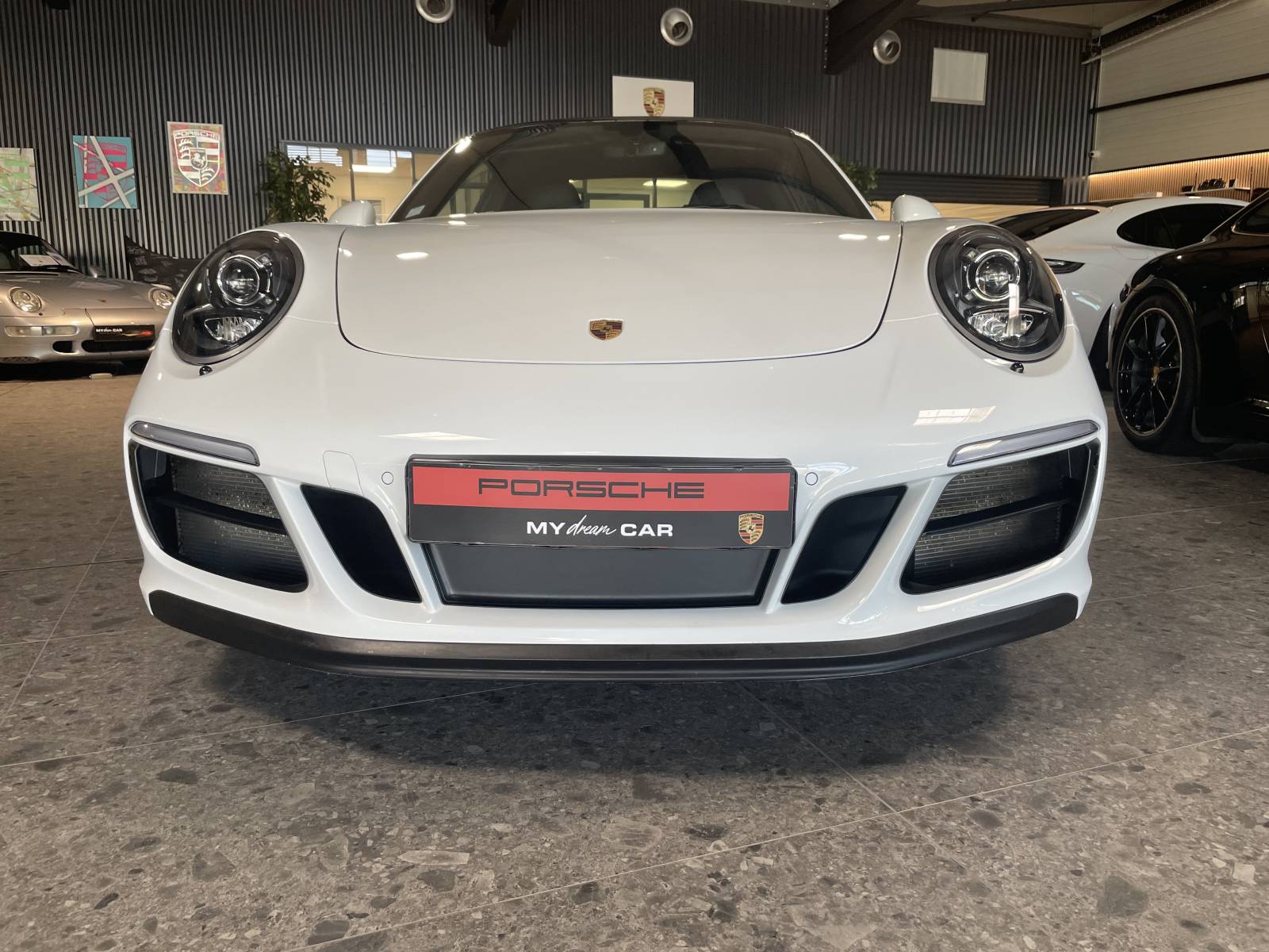 Performances et sécurité : le système 4 roues motrices de la 991 Carrera 4 GTS disponible pour l'achat dans le Gard.