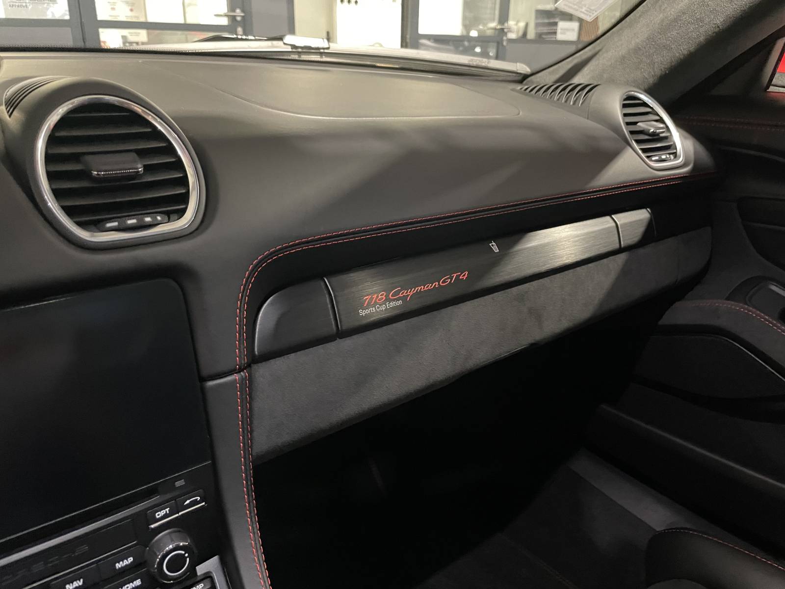 718 Cayman GT4 Cup Edition 2020 : le meilleur de Porsche à l'achat en Occasion certifiée.