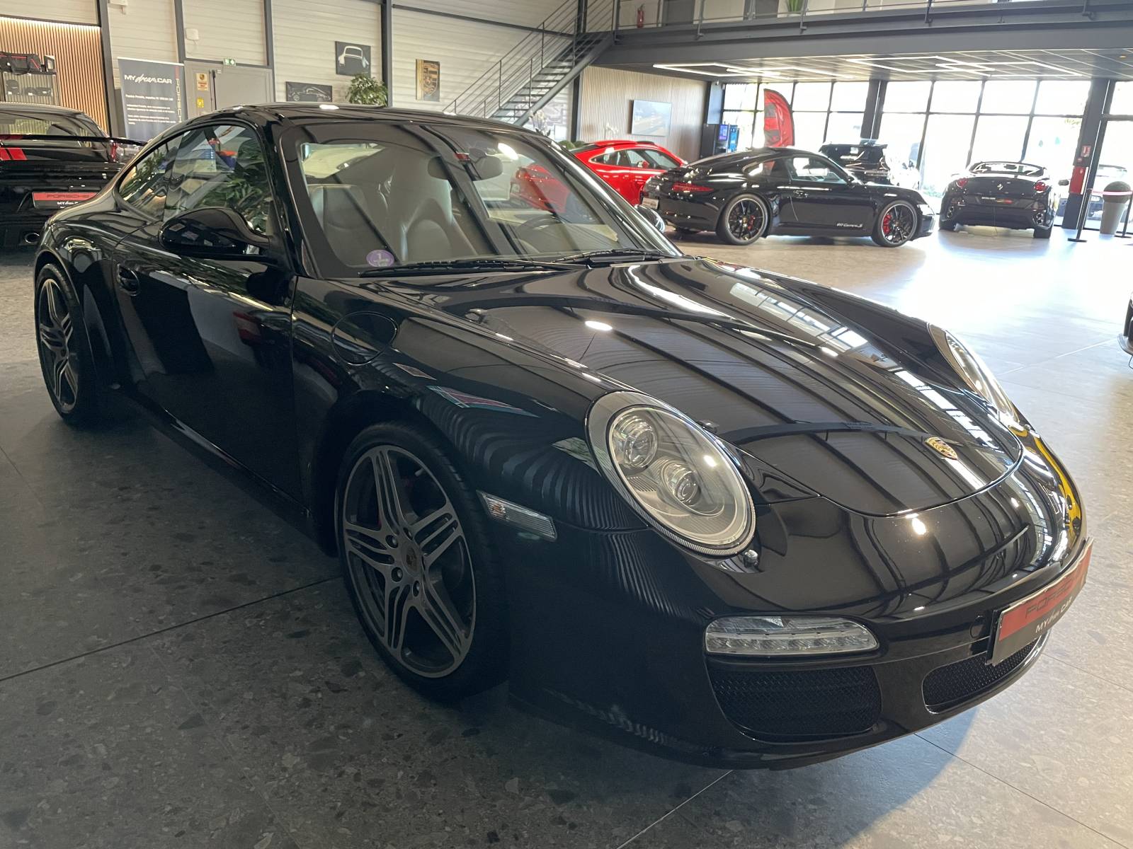 Le poste de conduite : l'essence de la boîte manuelle Porsche 997 carrera s