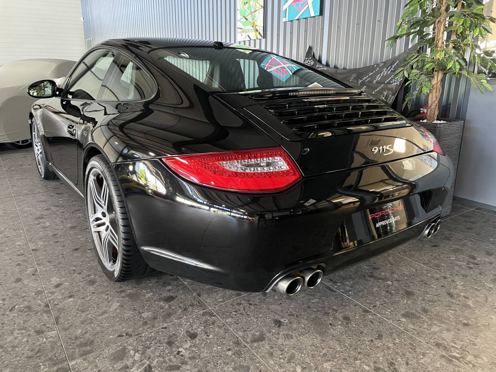 Le poste de conduite : l'essence de la boîte manuelle Porsche