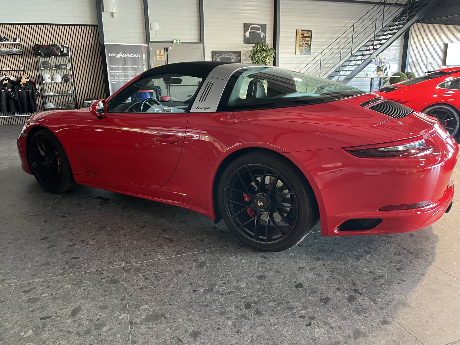 Ligne intemporelle : la Porsche 991 Targa 4 GTS occasion vente Nîmes Gard est une pièce de collection.