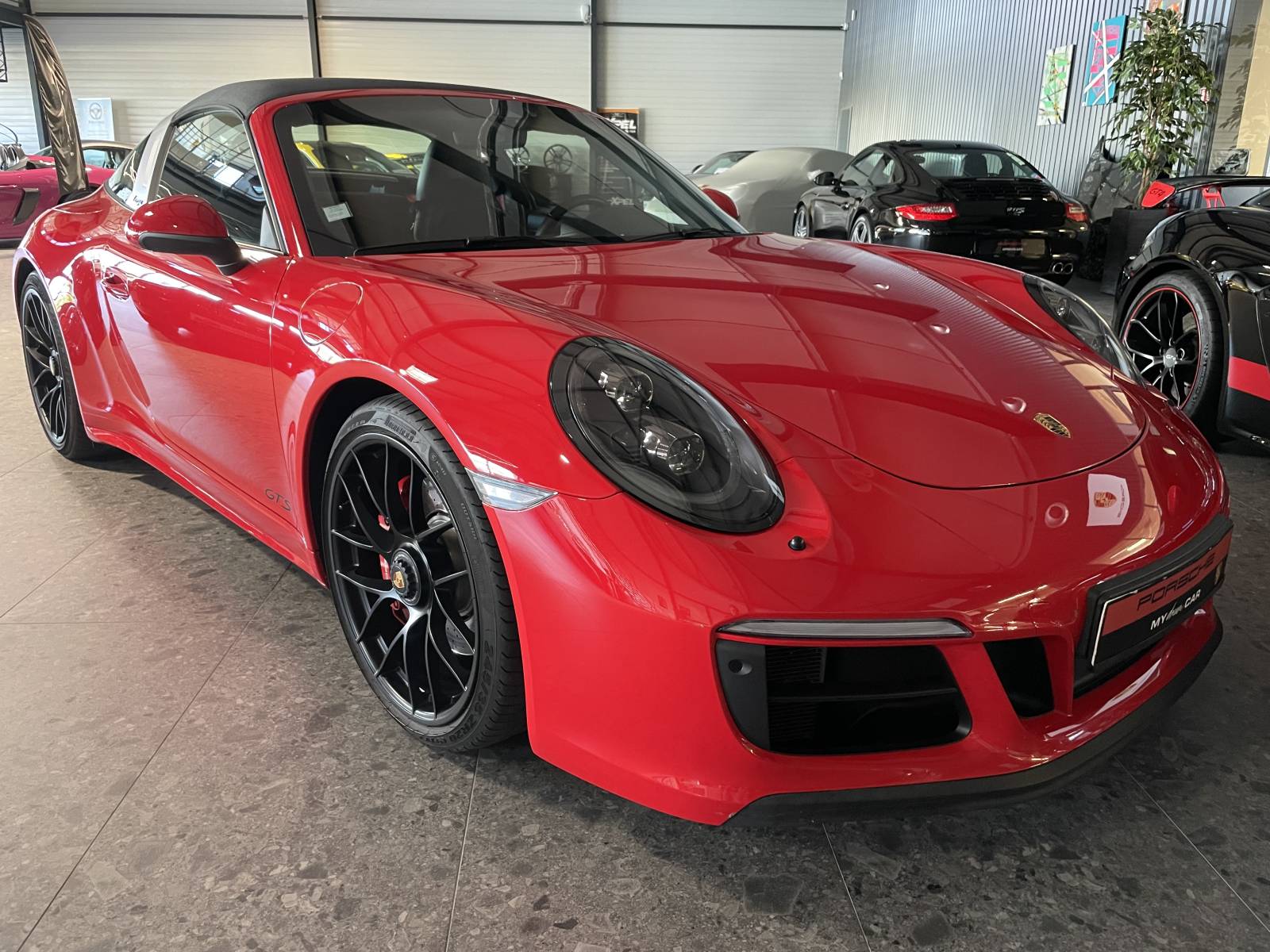 Vue avant agressive de la Porsche 991 Targa 4 GTS Phase 2 occasion. À vendre dès maintenant. Consultez notre annonce vente complète et acheter !