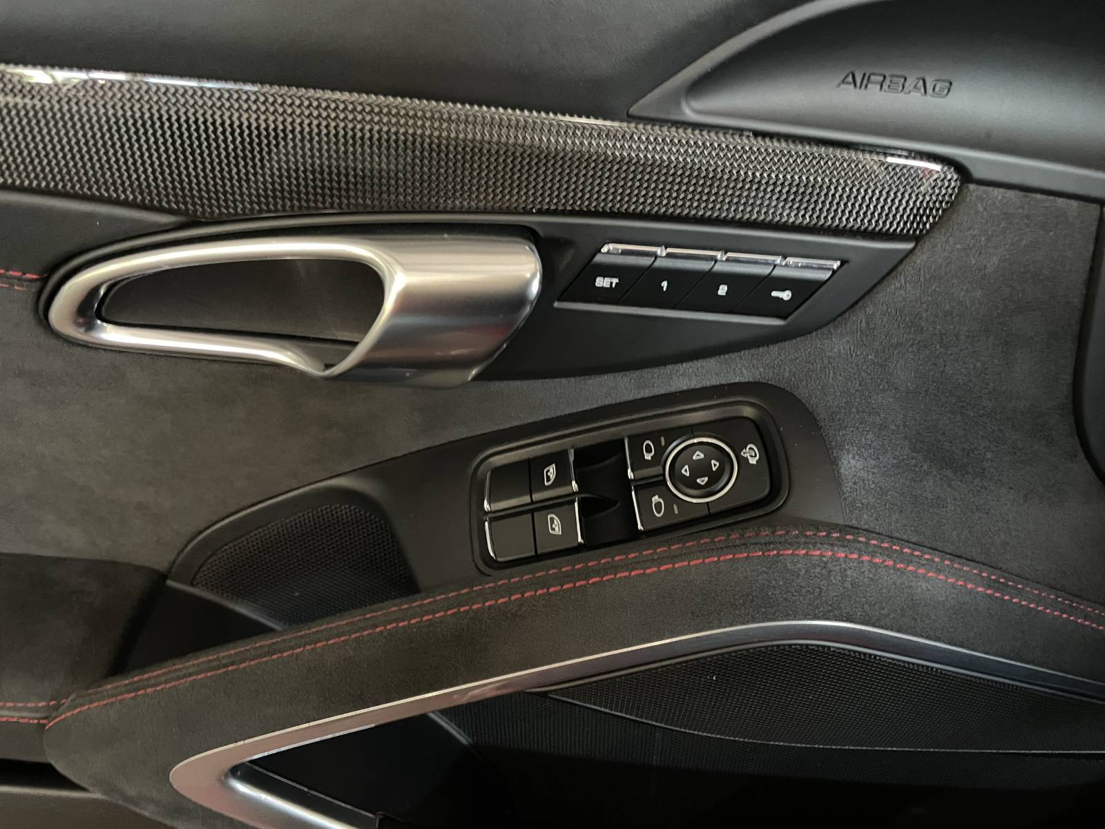 Porsche 991 Targa 4 GTS Phase 2 : La ligne intemporelle de cette occasion. L'annonce vente pour ce modèle est une référence pour qui cherche à acheter.