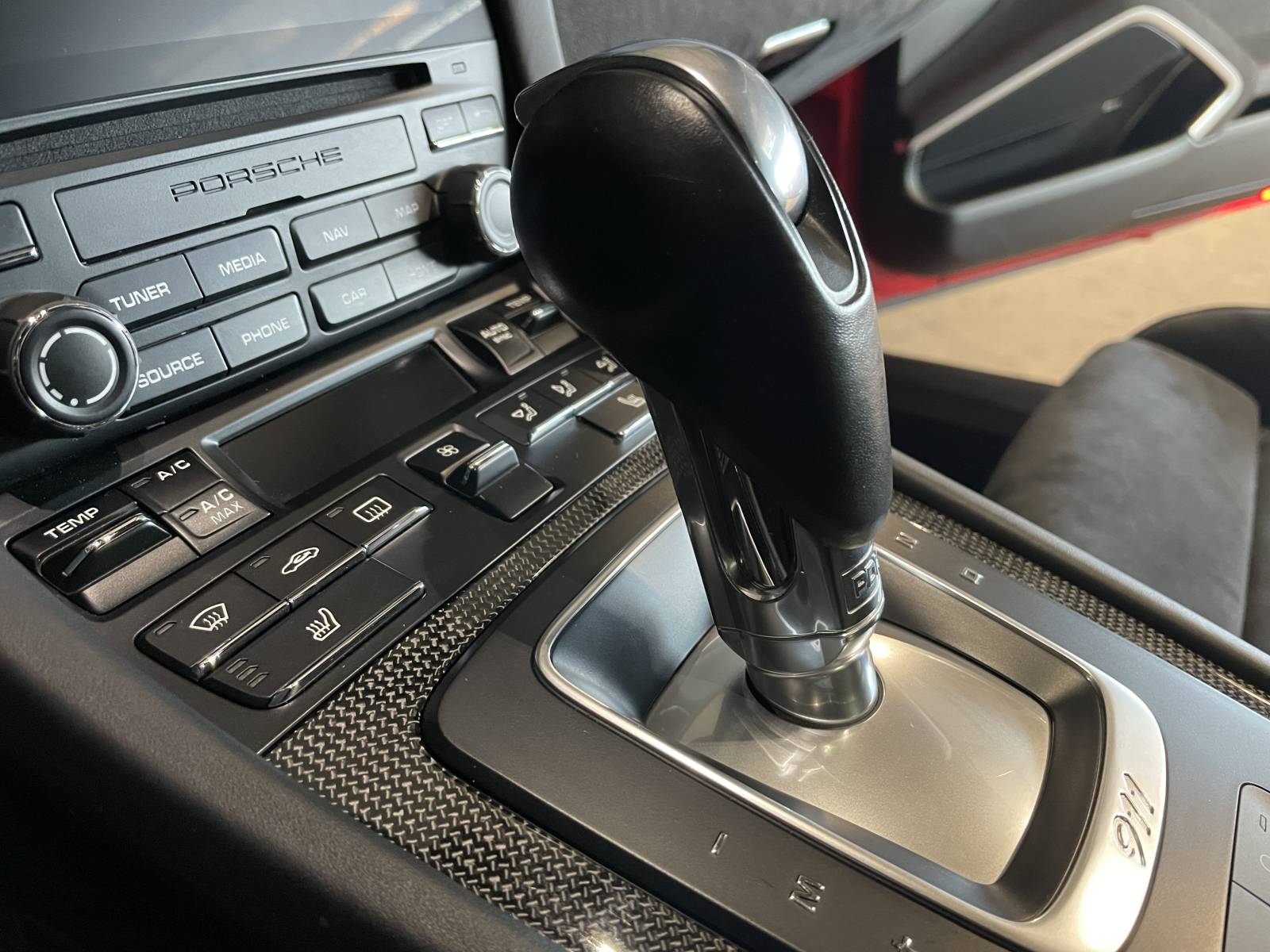 Levier PDK et Pack Carbone de la 991 Targa 4 GTS occasion : détails à la vente près de Nîmes.