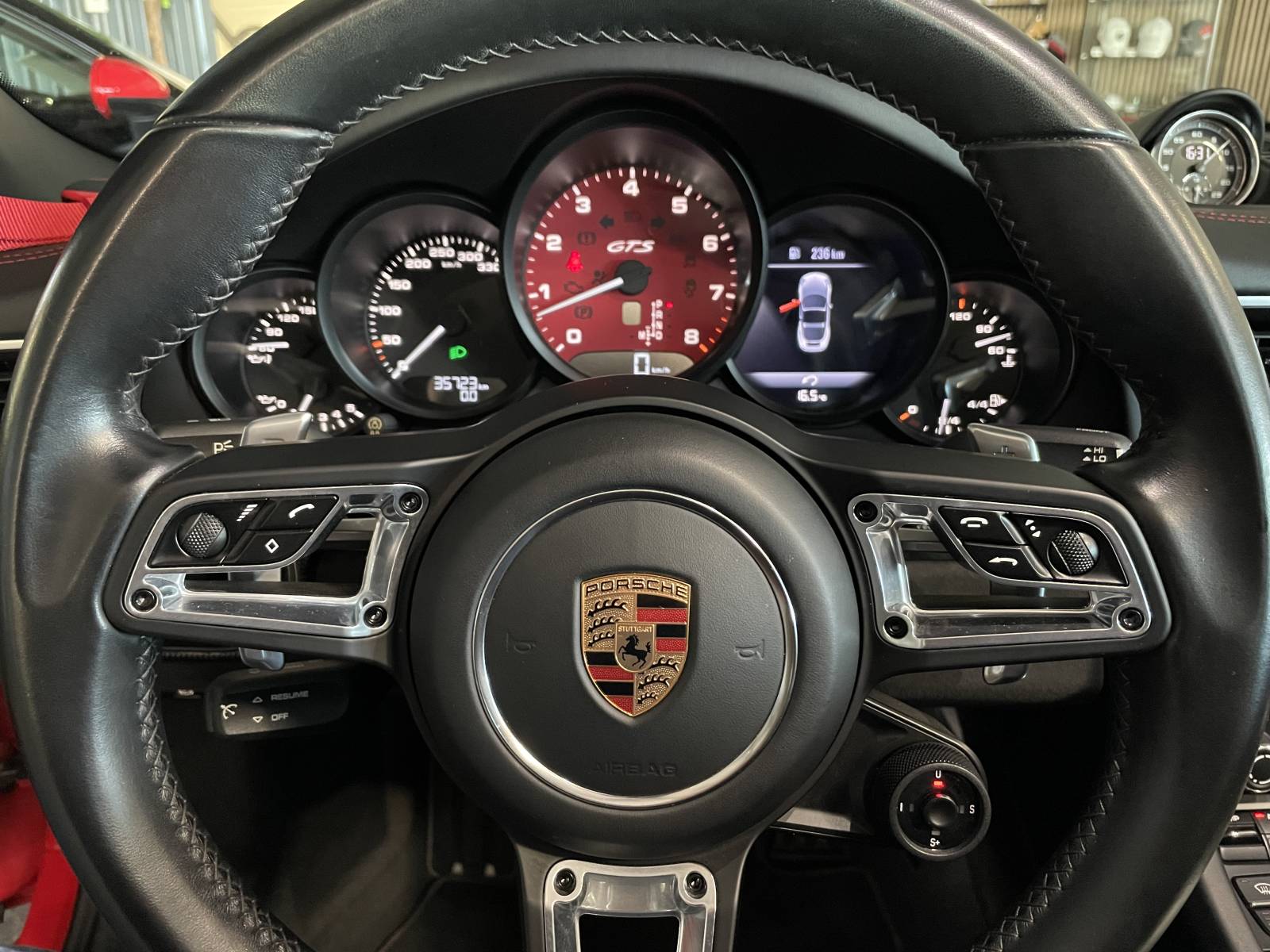 Kilométrage certifié de cette Porsche 991 Targa 4 GTS occasion vente Nîmes.