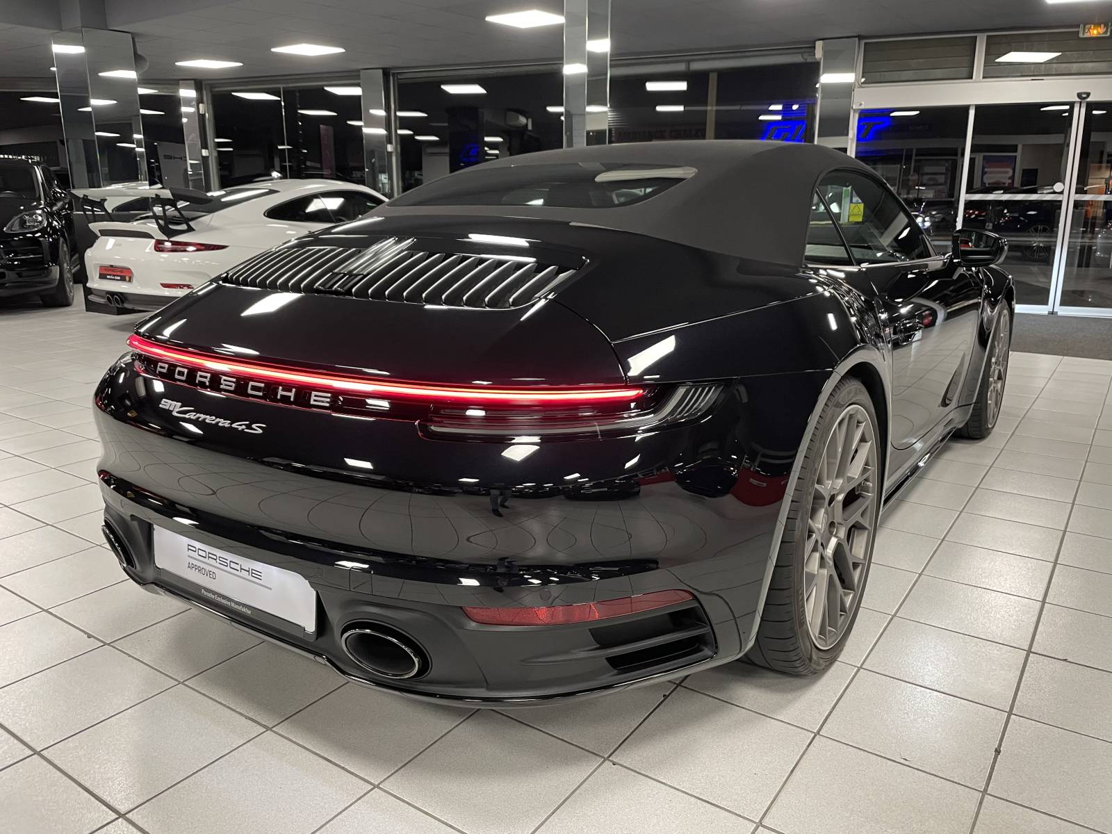 Porsche 992 Carrera 4S Cabriolet d'occasion à la vente près de Saint Rémy de Provence dans les Bouches du Rhône