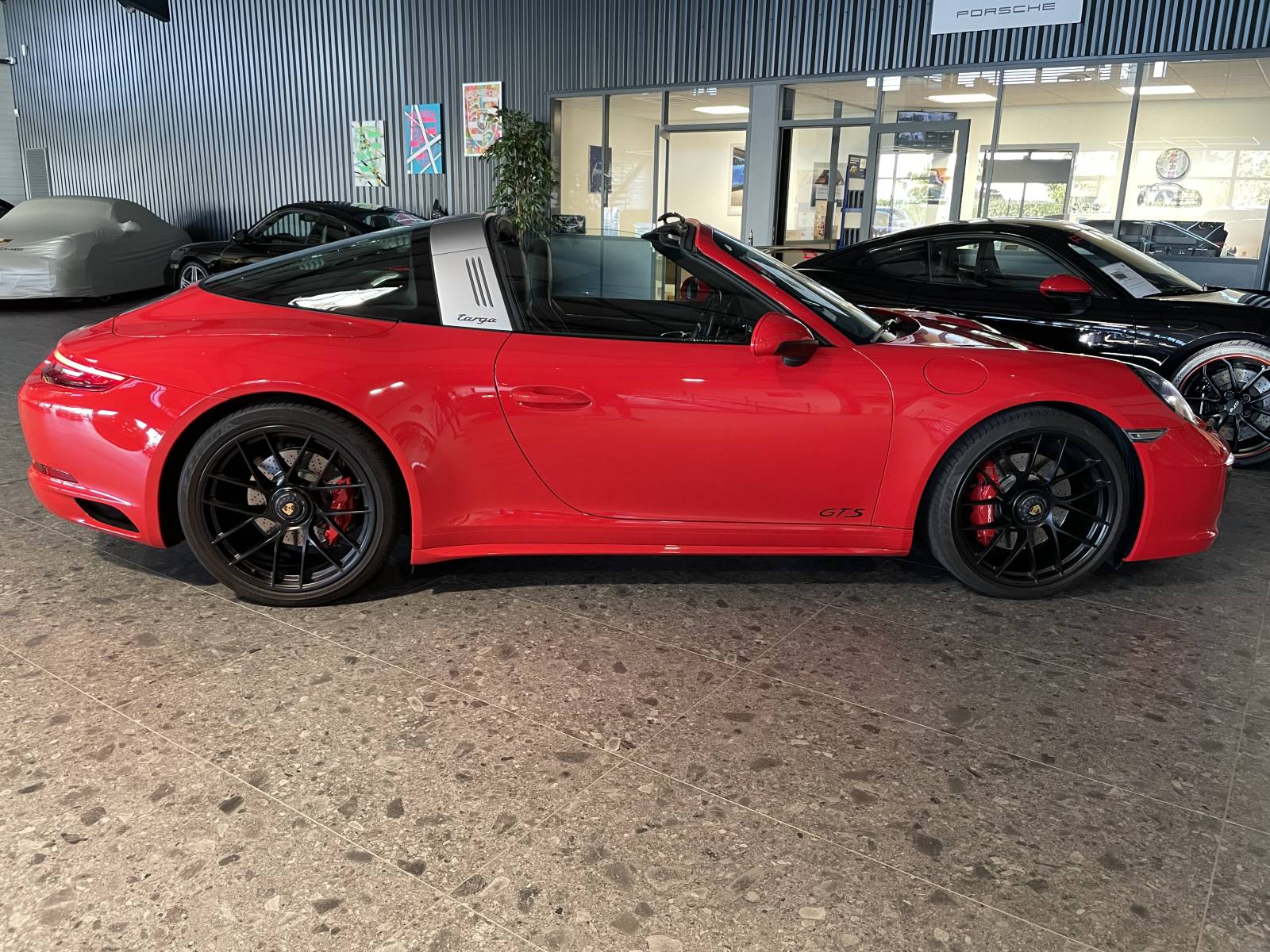Porsche 991 Targa 4 GTS Phase 2 occasion : Photo d'ambiance sous un angle flatteur. La meilleure annonce vente de ce modèle à vendre. Prêt à être acheter immédiatement.