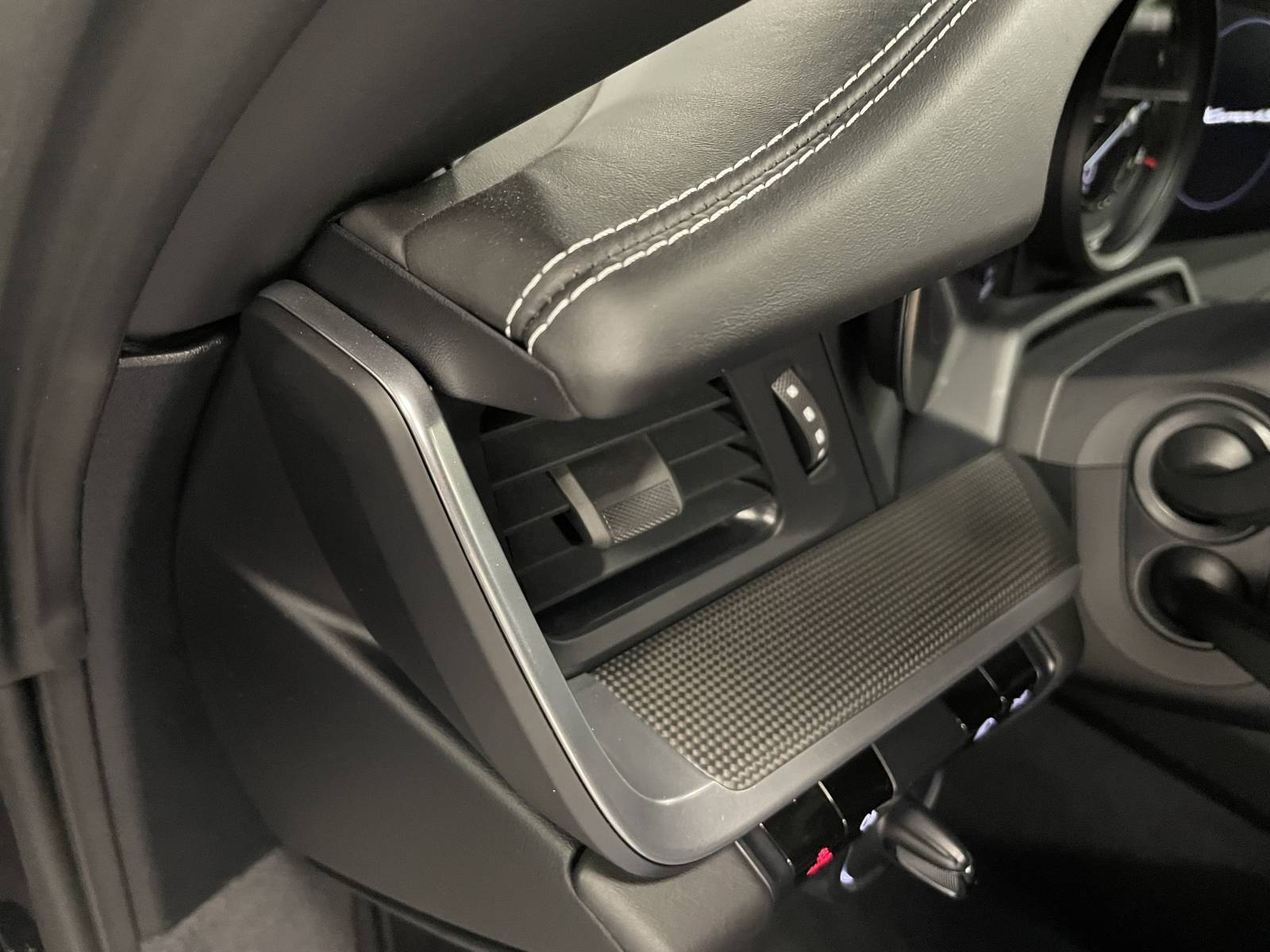 Porsche 992 Carrera 4S Cabriolet d'occasion à la vente près de Saint Rémy de Provence dans les Bouches du Rhône