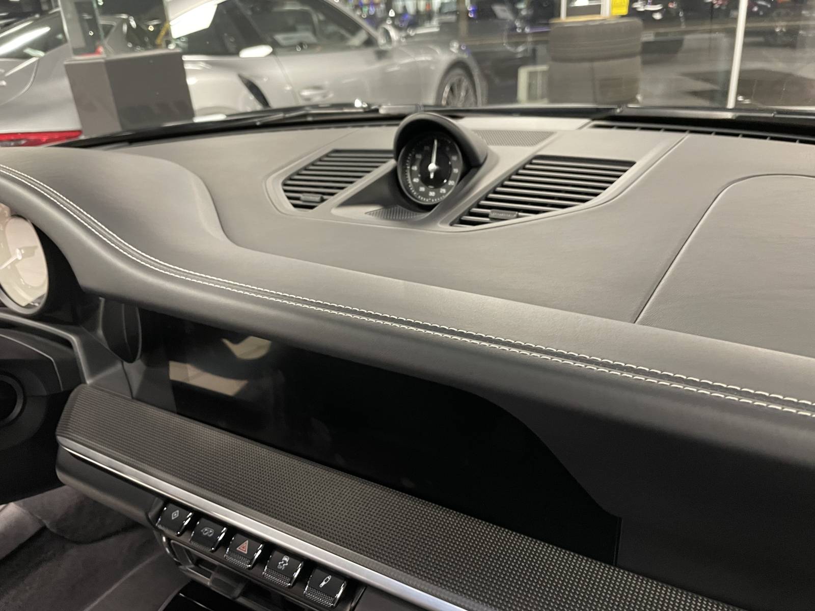 Porsche 992 Carrera 4S Cabriolet d'occasion à la vente près de Saint Rémy de Provence dans les Bouches du Rhône