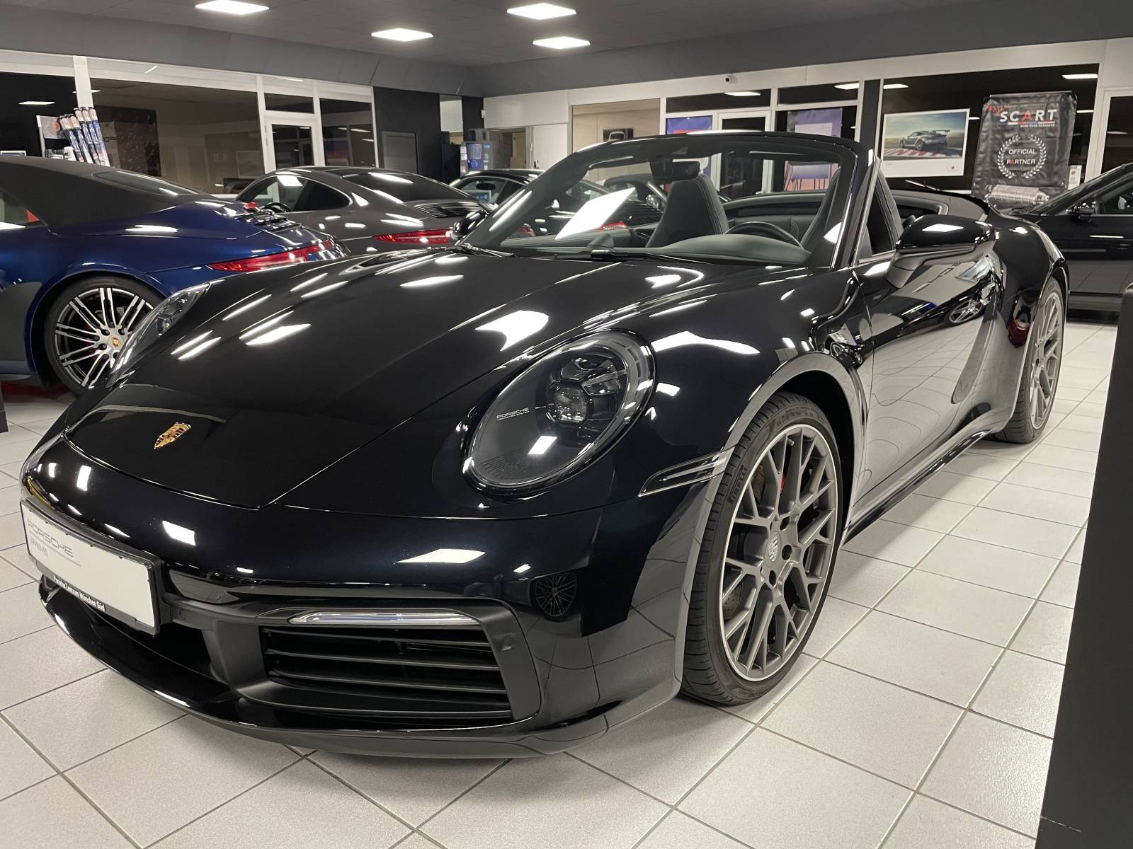 Porsche 992 Carrera 4S Cabriolet d'occasion à la vente près de Saint Rémy de Provence dans les Bouches du Rhône