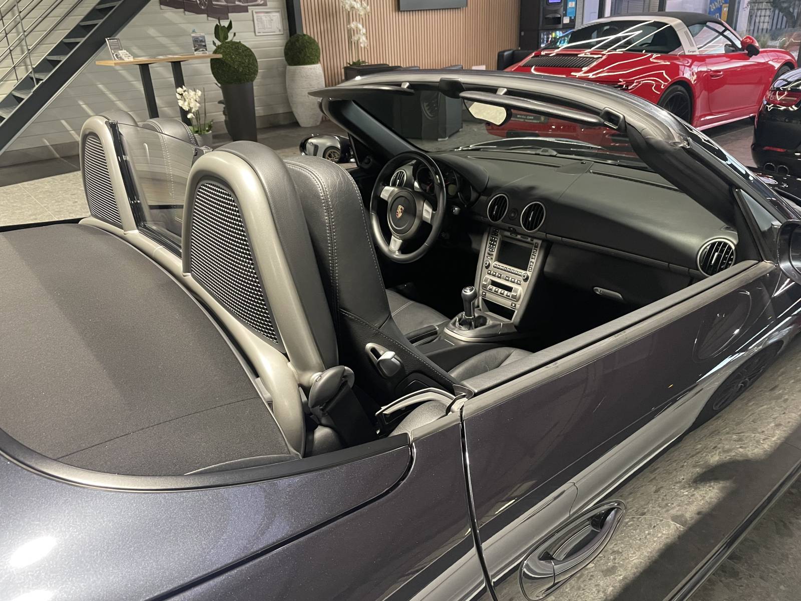 Badge Boxster arrière. Authenticité du modèle en vente chez MY DREAM CAR Nîmes.
