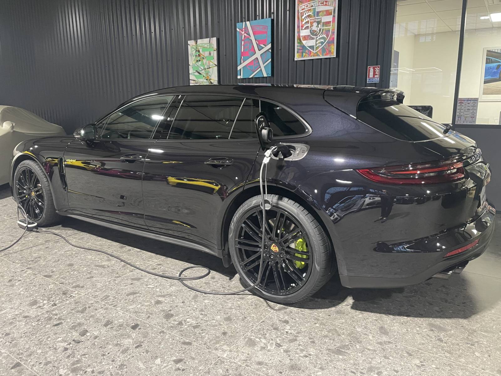 ANNONCE VOITURE VENTE Porsche Panamera II Sport Turismo 4E Hybrid haut de gamme.