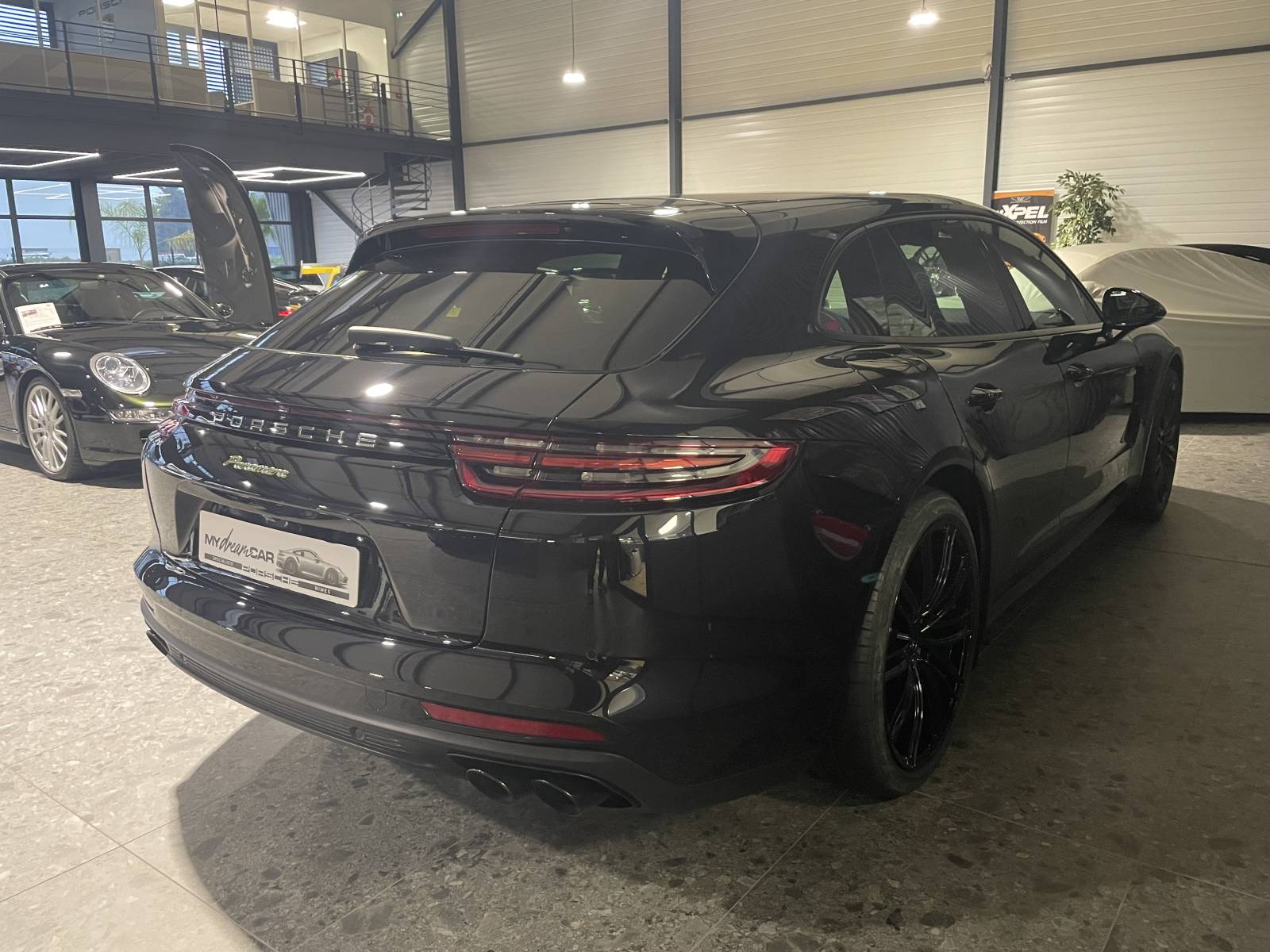 Sublime Porsche Panamera II SPORT TURISMO à ACHETER chez MY DREAM CAR (Gard).