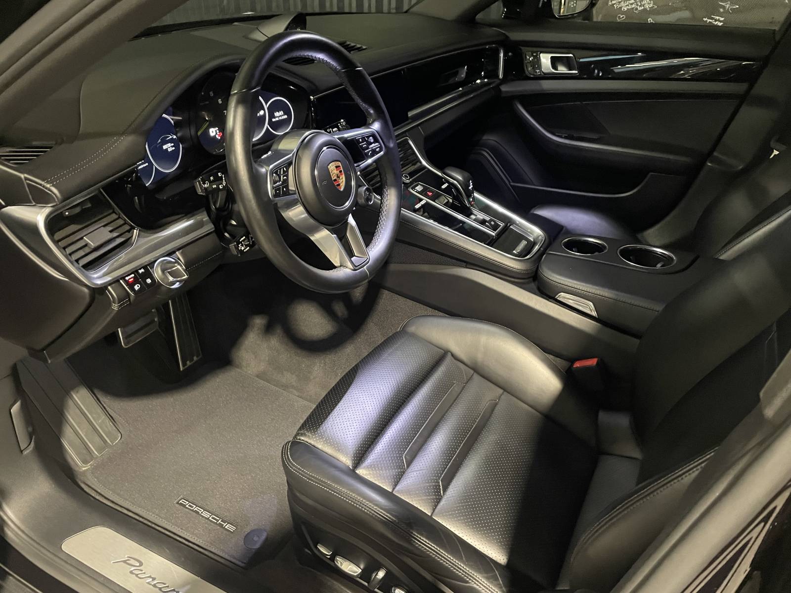 OCCASION VOITURE de luxe : Porsche Panamera II disponible à Nîmes chez MY DREAM CAR.