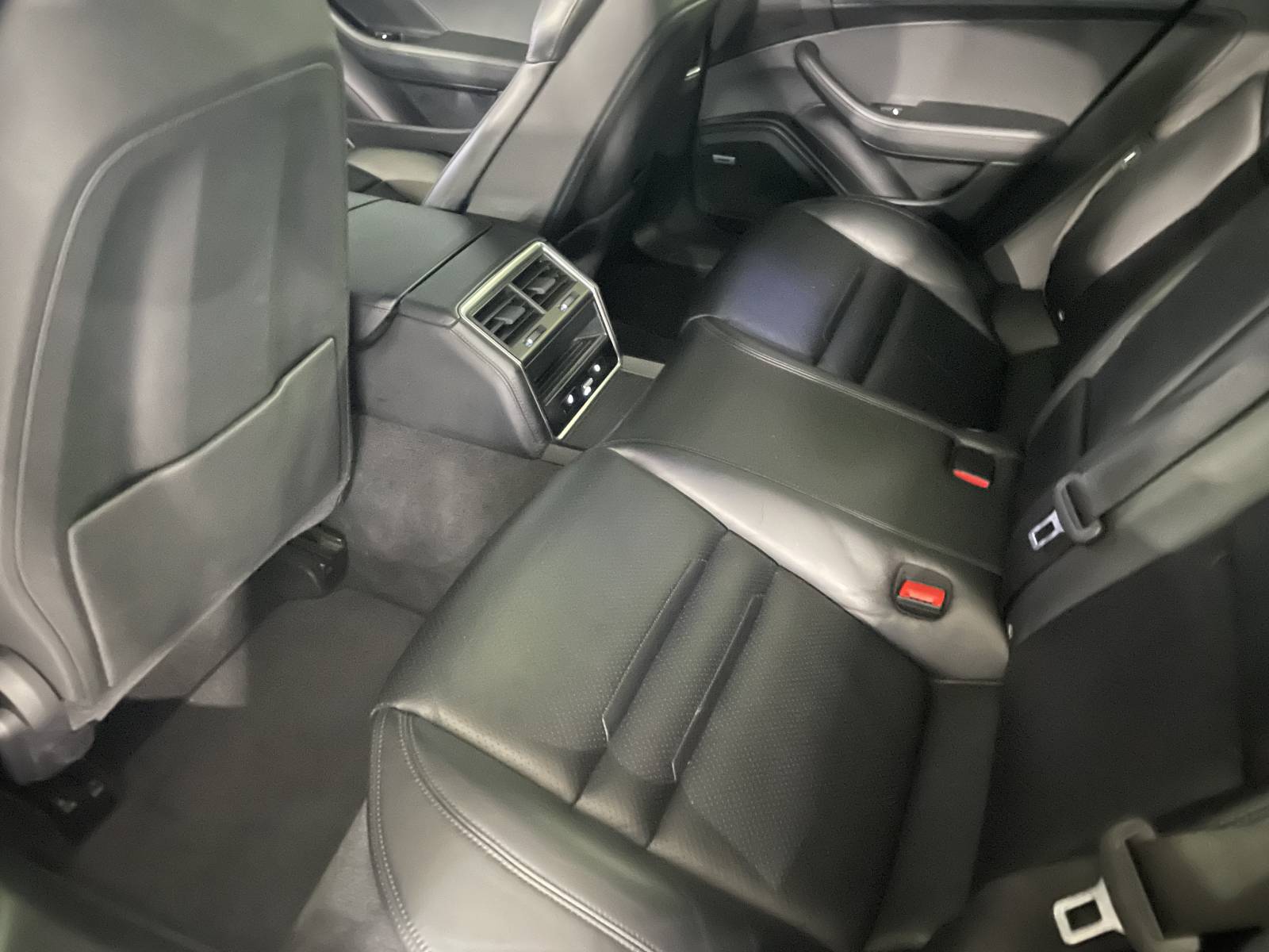 VENTE Panamera II avec Phares matriciels LED et PDLS Plus : visibilité maximale.