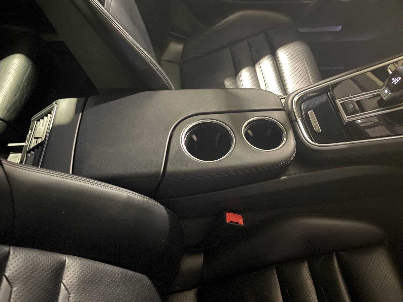 VOITURE OCCASION d'exception : Porsche Panamera II SPORT TURISMO prête pour ACHAT.