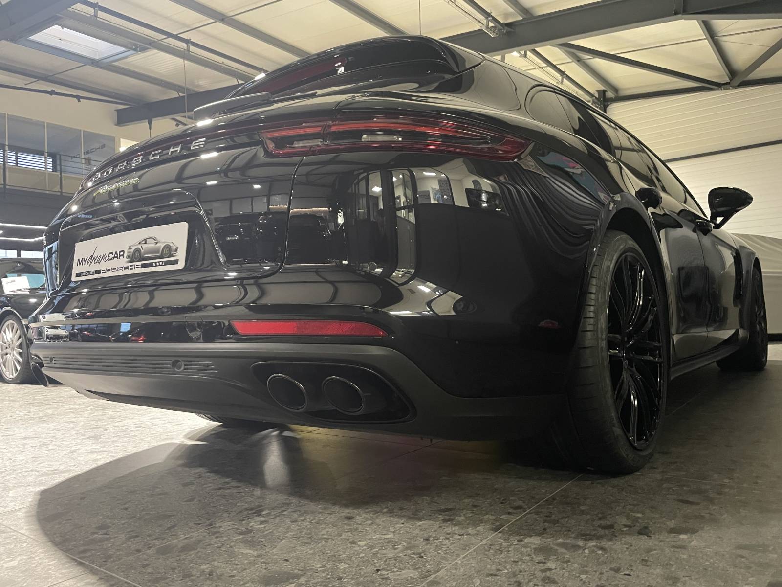 Coffre spacieux Panamera II SPORT TURISMO OCCASION : polyvalence et performance.