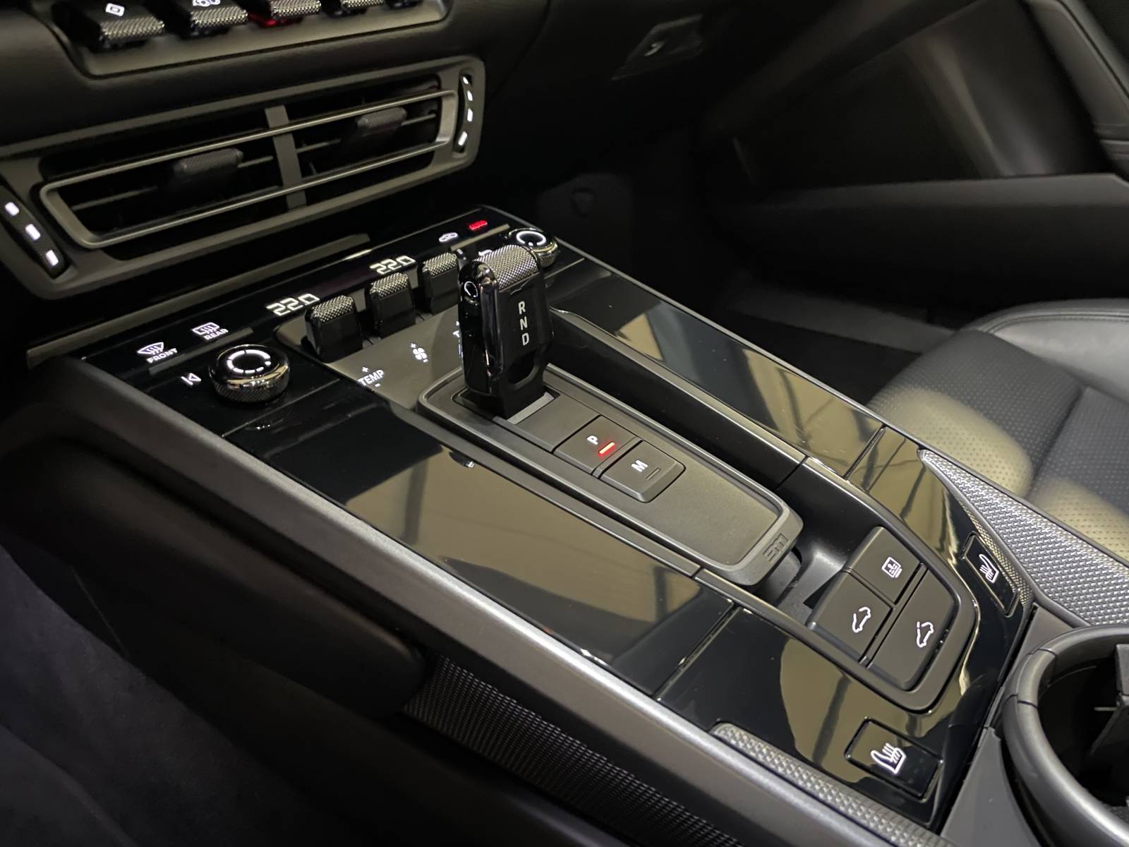 Console centrale avec le système Smart Key / Démarrage sans clef de la 992 Carrera 4