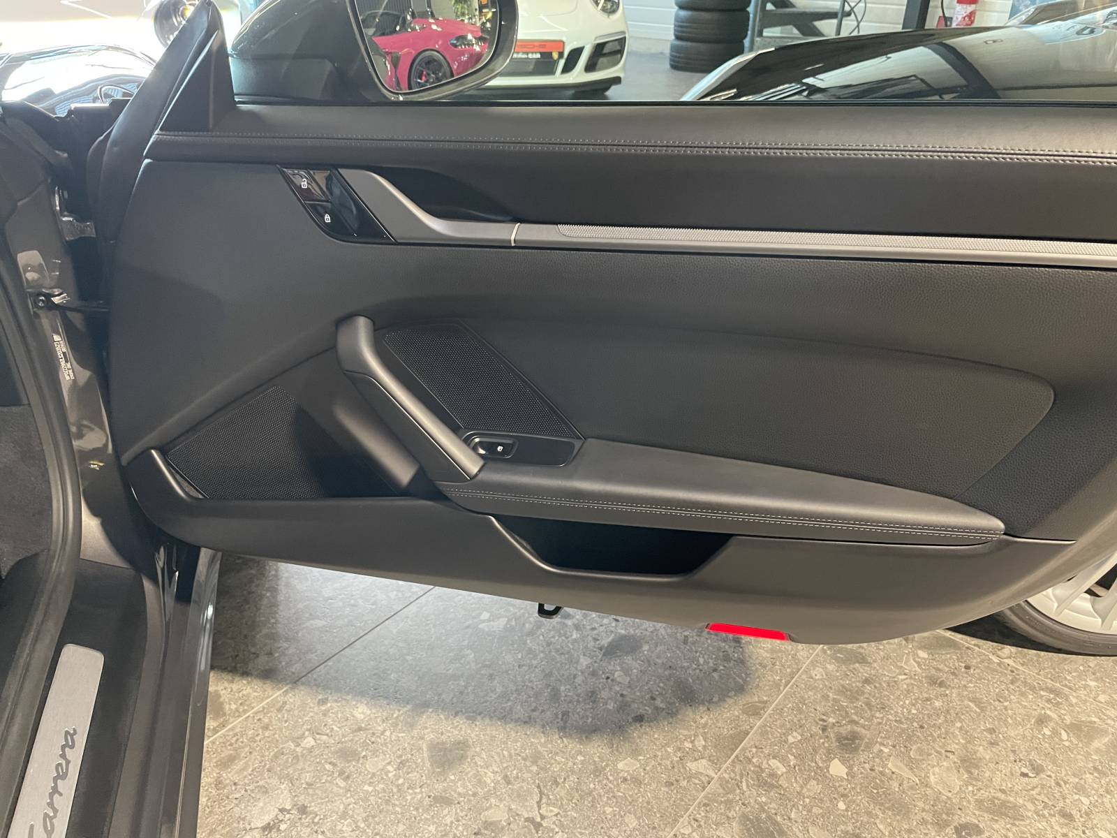 Annonce Porsche 911 type 992 Carrera 4 d'occasion à la vente près de Montpellier dans l'Hérault