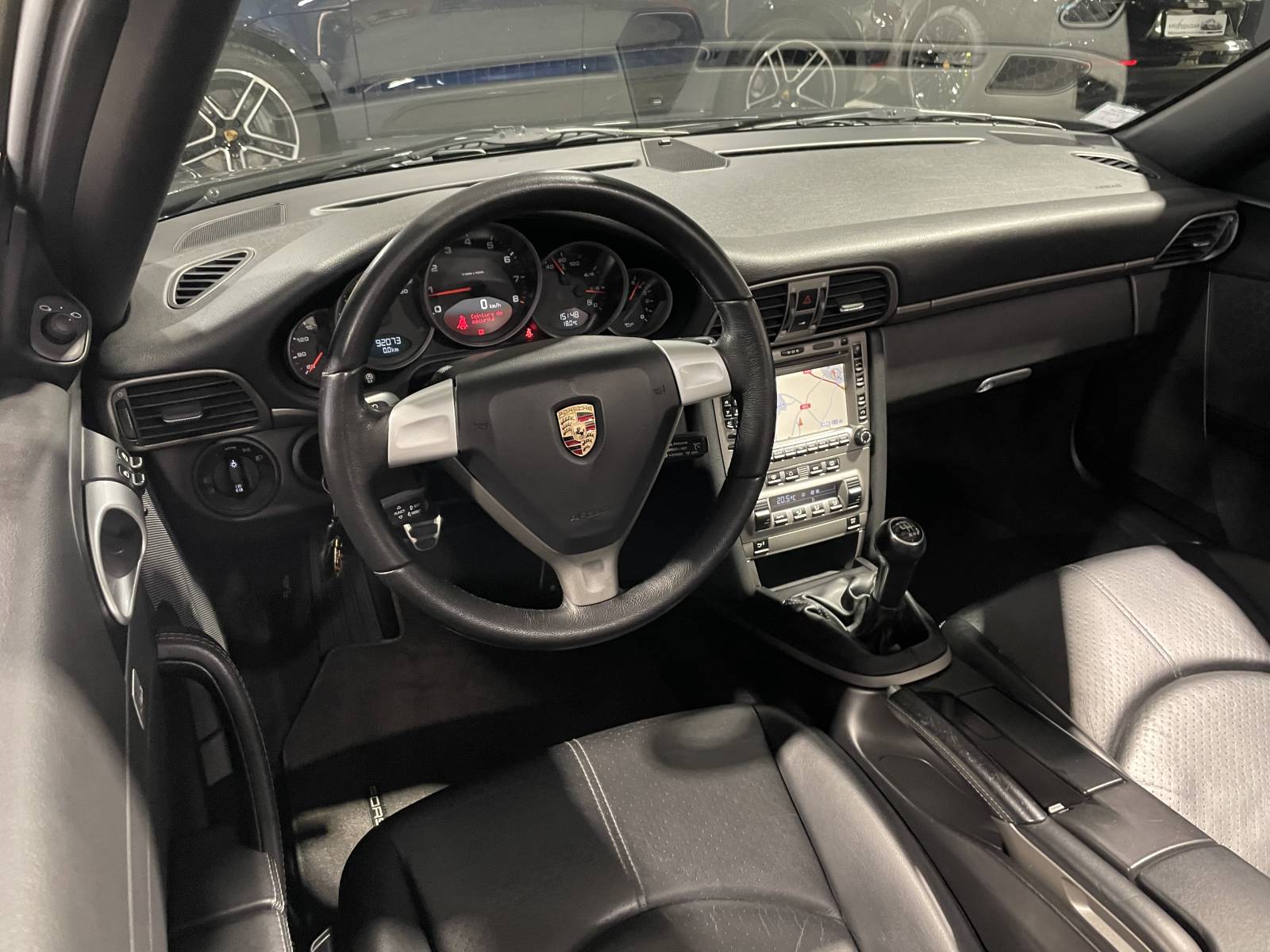 Sièges : Sièges sport électriques en cuir noir irréprochable - Occasion Porsche 997 Nîmes.