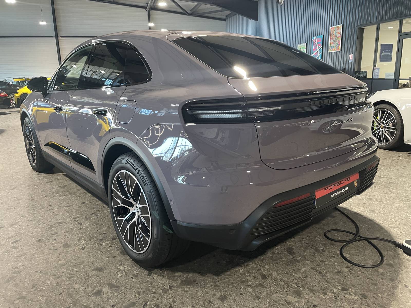 Design aérodynamique du nouveau Porsche Macan II électrique occasion en vente à Nîmes.