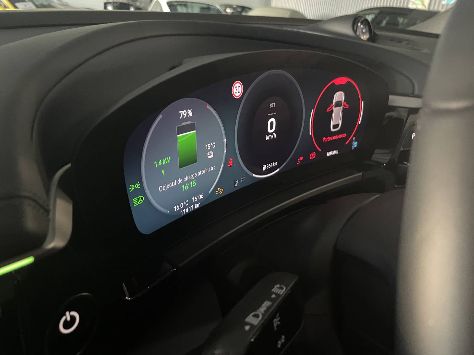 Pack Sport Chrono et affichage numérique du Porsche Macan II électrique neuf (11 411 km).