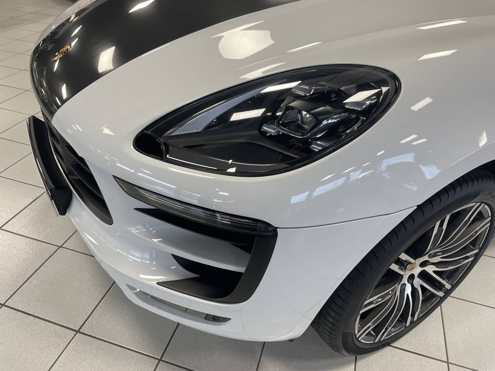 Acheter Porsche Macan à Nîmes dans le Gard.