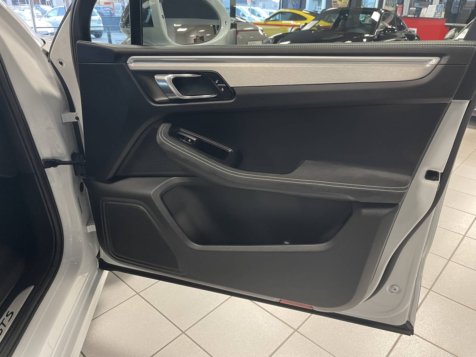 Acheter Porsche Macan à Nîmes dans le Gard.