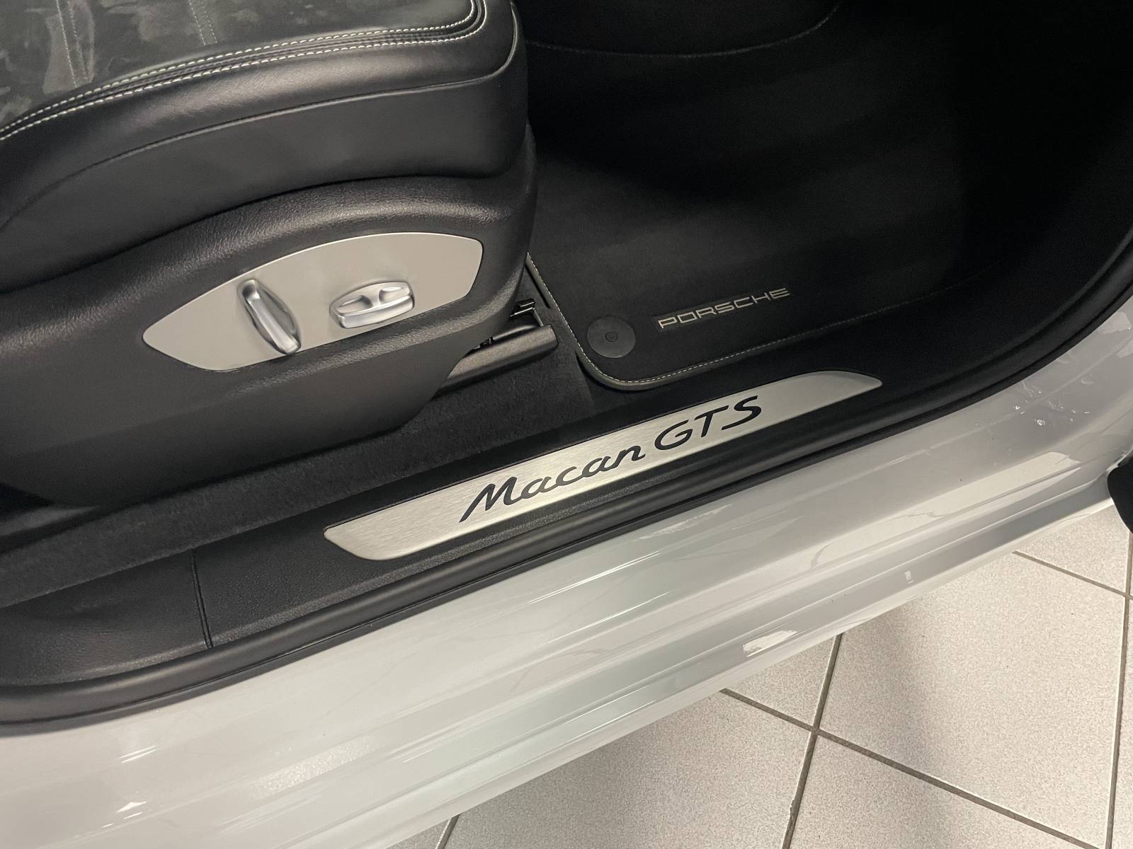 Acheter Porsche Macan à Nîmes dans le Gard.