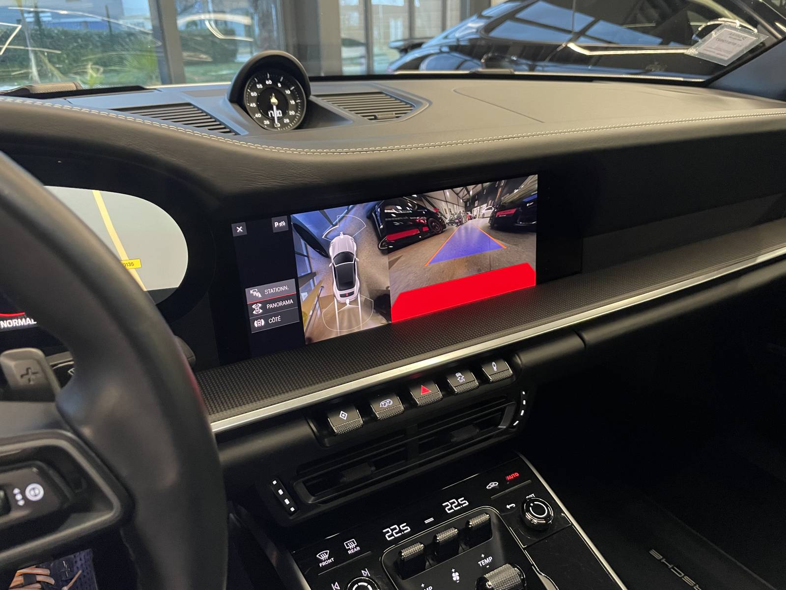 Caméra de recul et assistance parking 360 - Options Porsche 992.