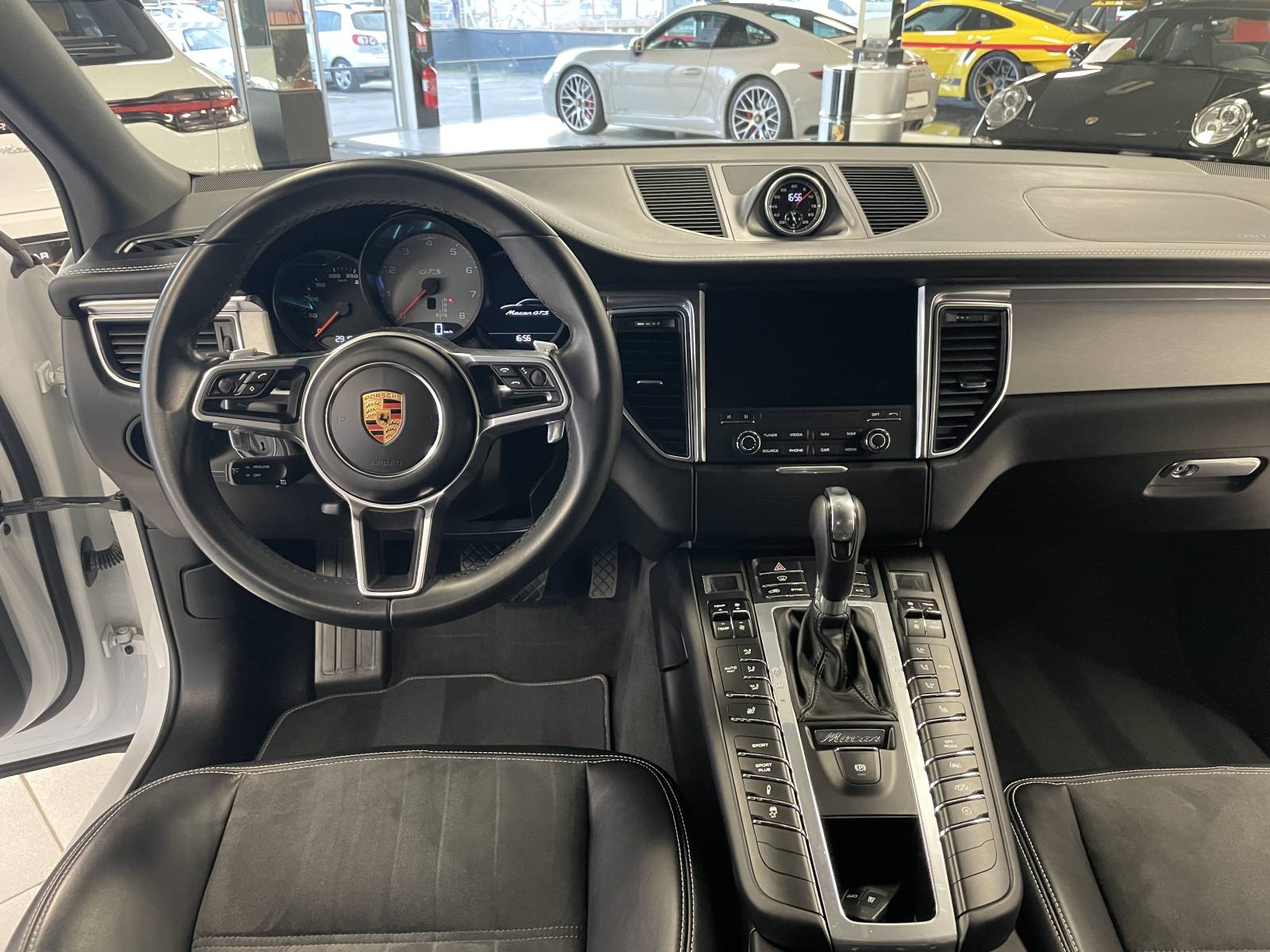 Acheter Porsche Macan à Nîmes dans le Gard.