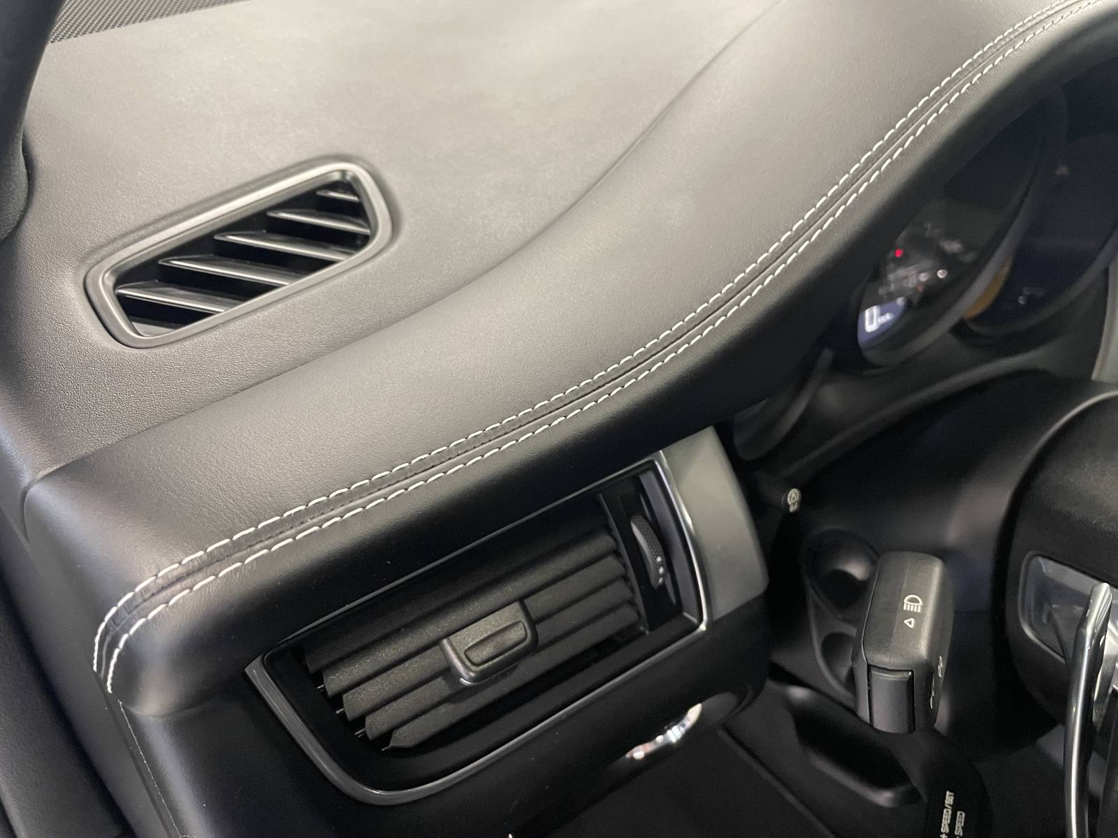 Acheter Porsche Macan à Nîmes dans le Gard.