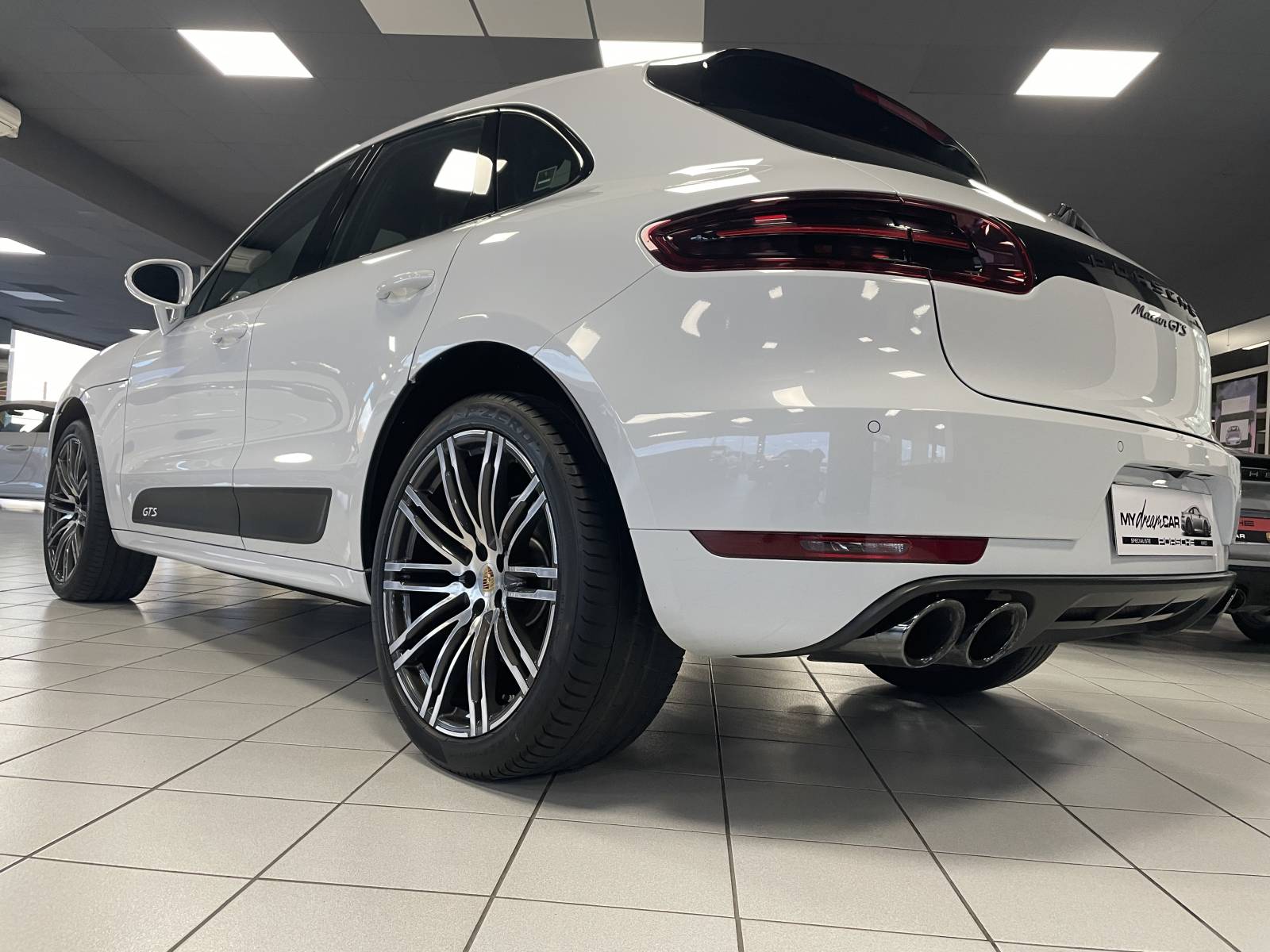 Acheter Porsche Macan à Nîmes dans le Gard.